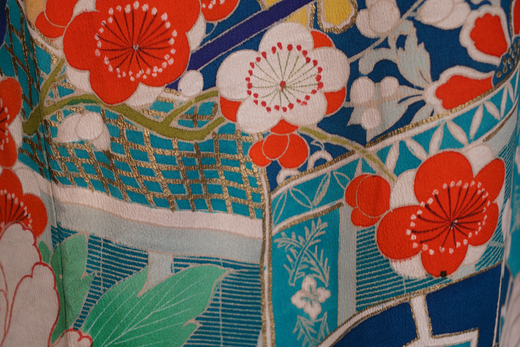 Circa 1915 Antique Handwoven Silk Crepe Formal Five Crested Furisode Kimono