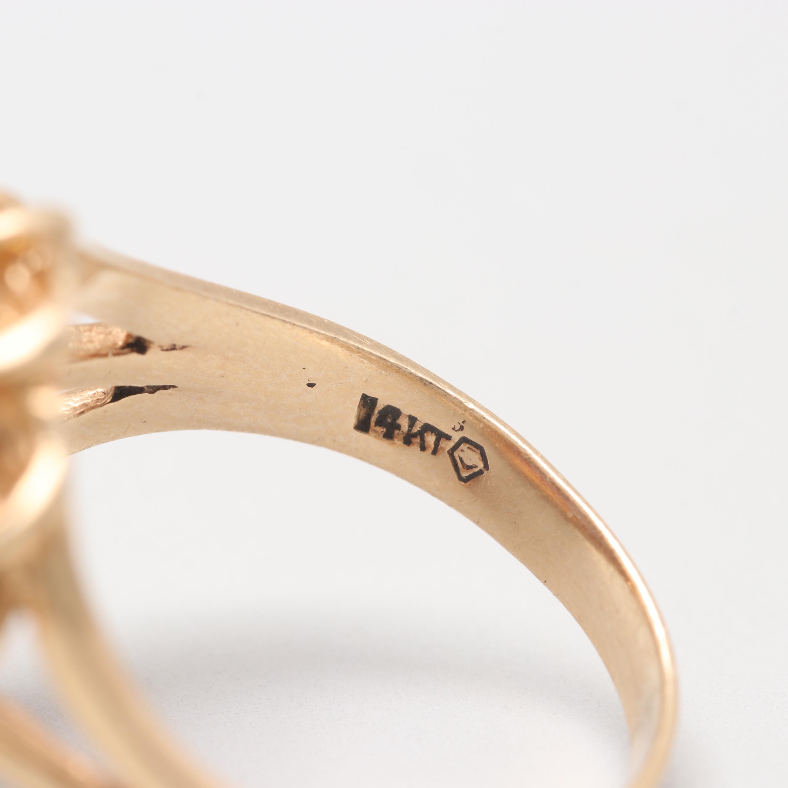 14K Yellow Gold Synthetic Color Change Sapphire Ring