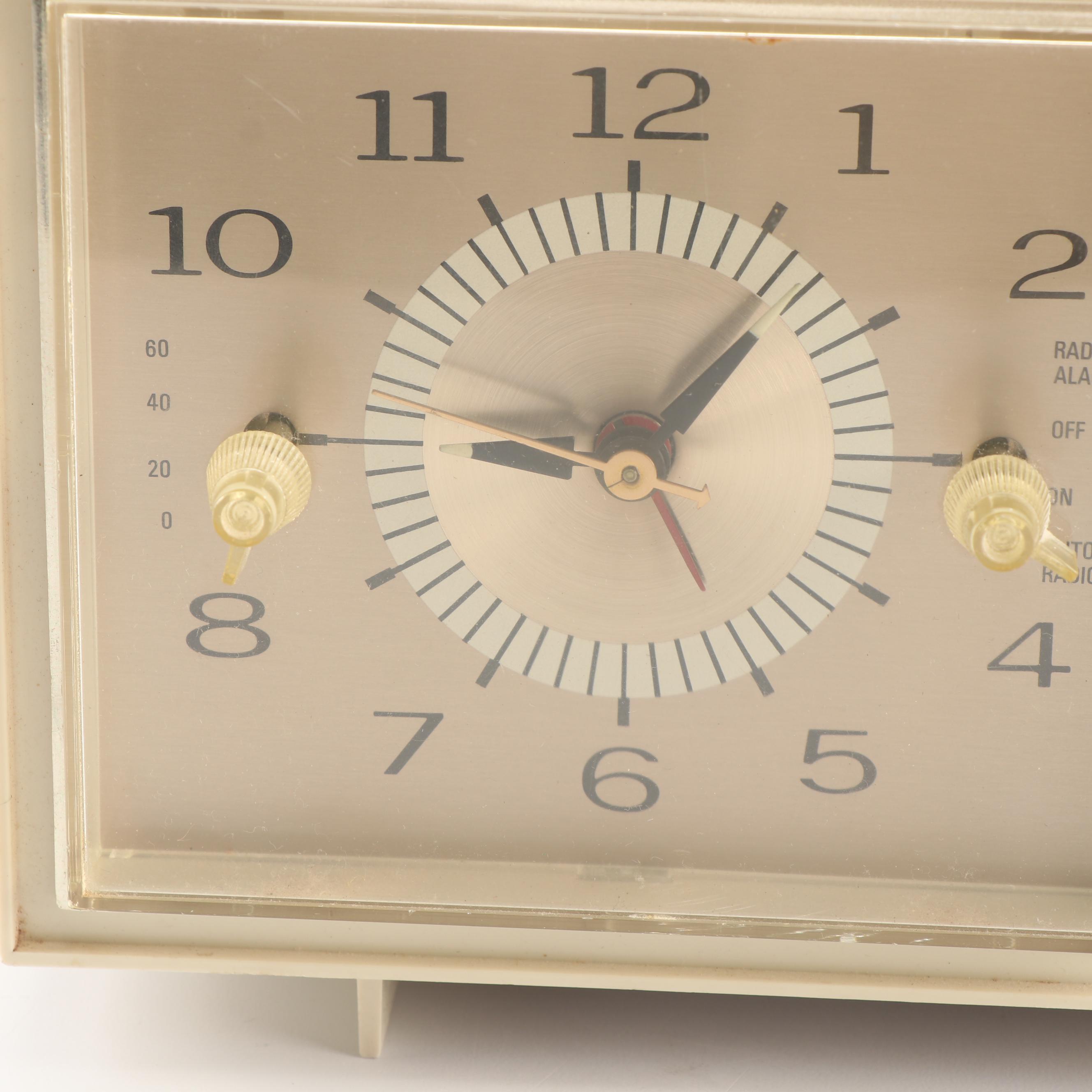 Vintage General Electric Wall Clock with Wards Airline FM-AM Radio Alarm Clock