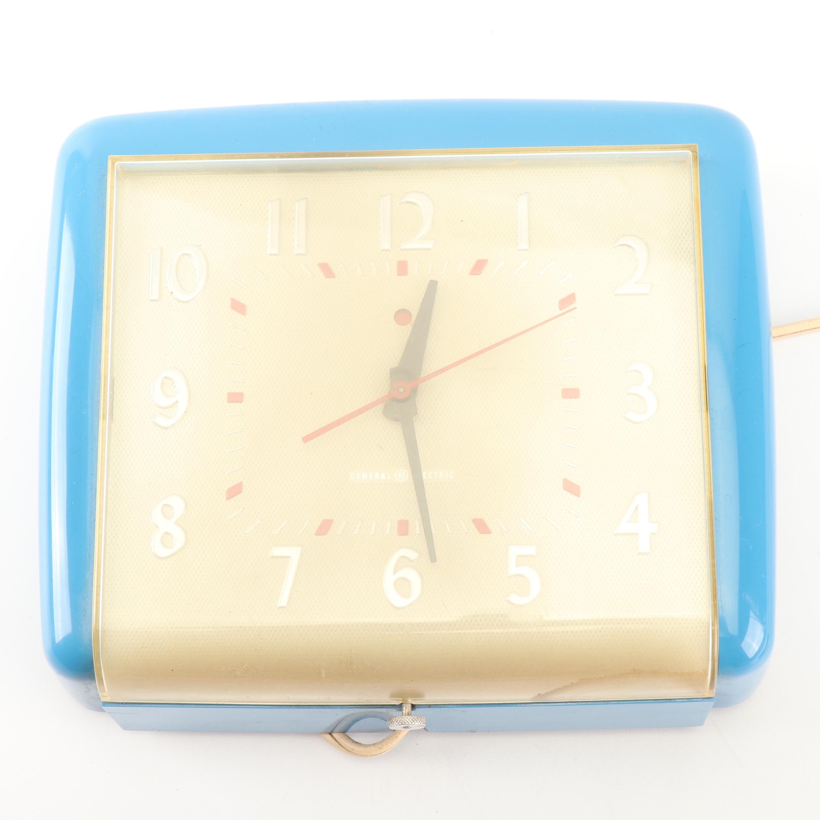 Vintage General Electric Wall Clock with Wards Airline FM-AM Radio Alarm Clock