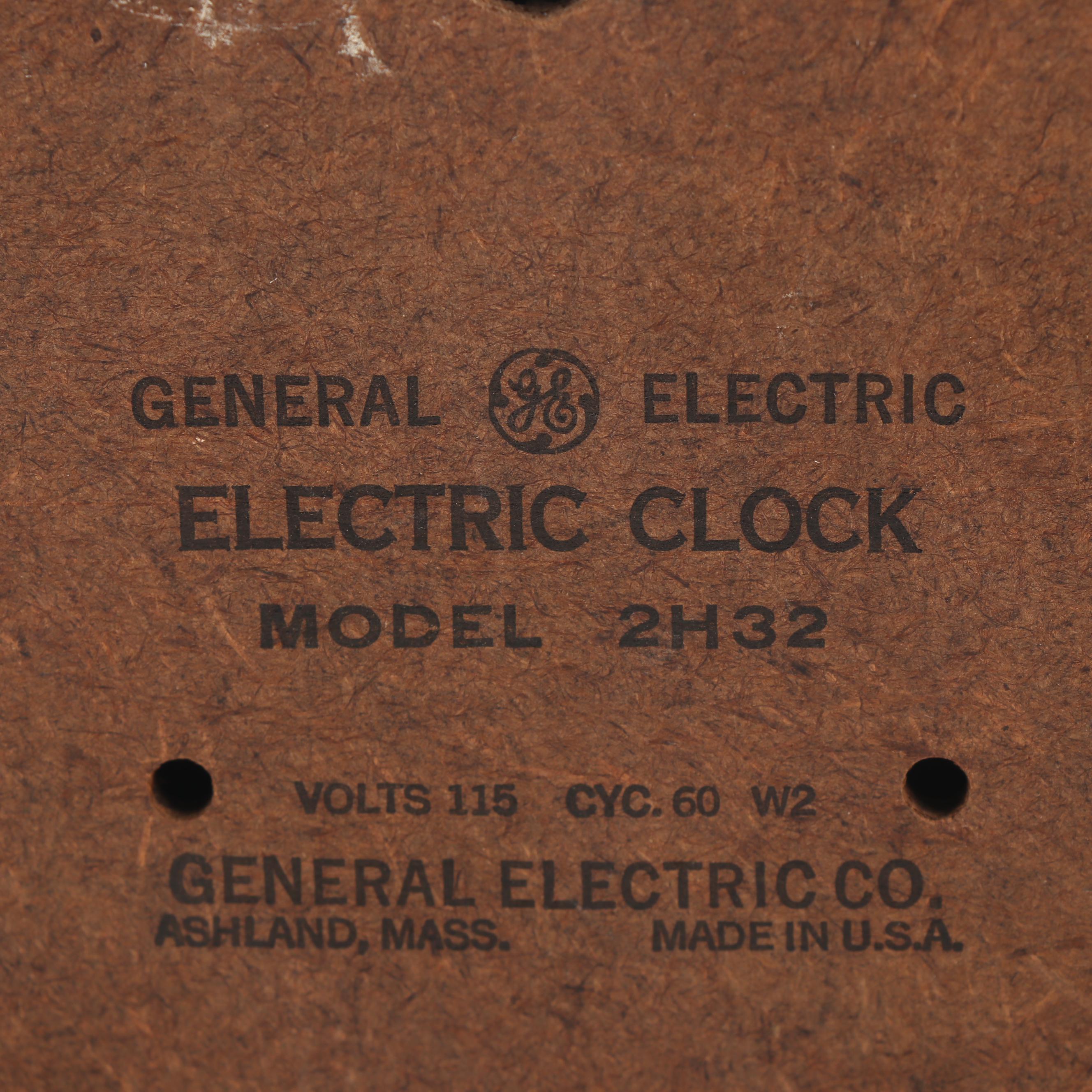 Vintage General Electric Wall Clock with Wards Airline FM-AM Radio Alarm Clock