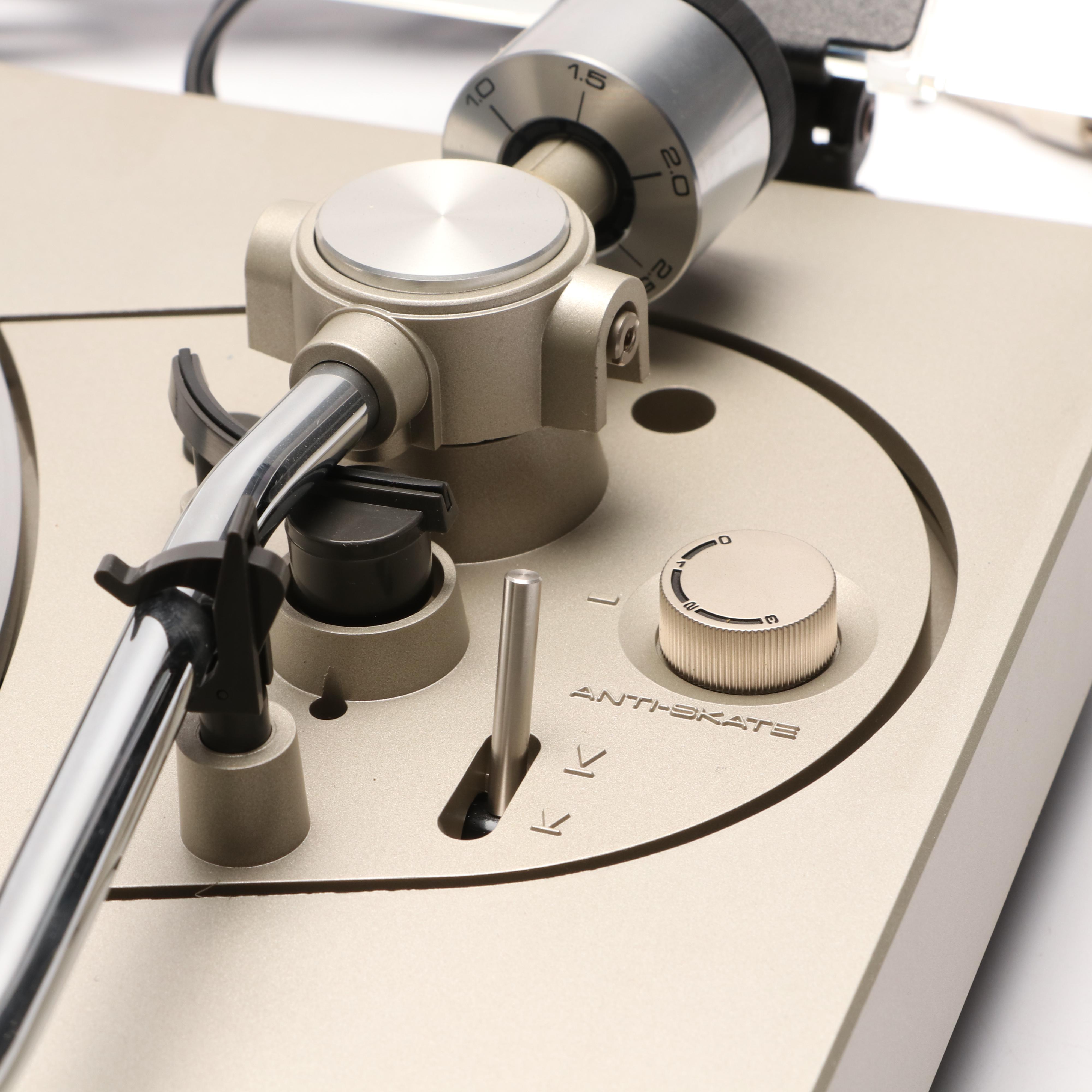 Pioneer Quartz PL-400 Stereo Turntable from 1980