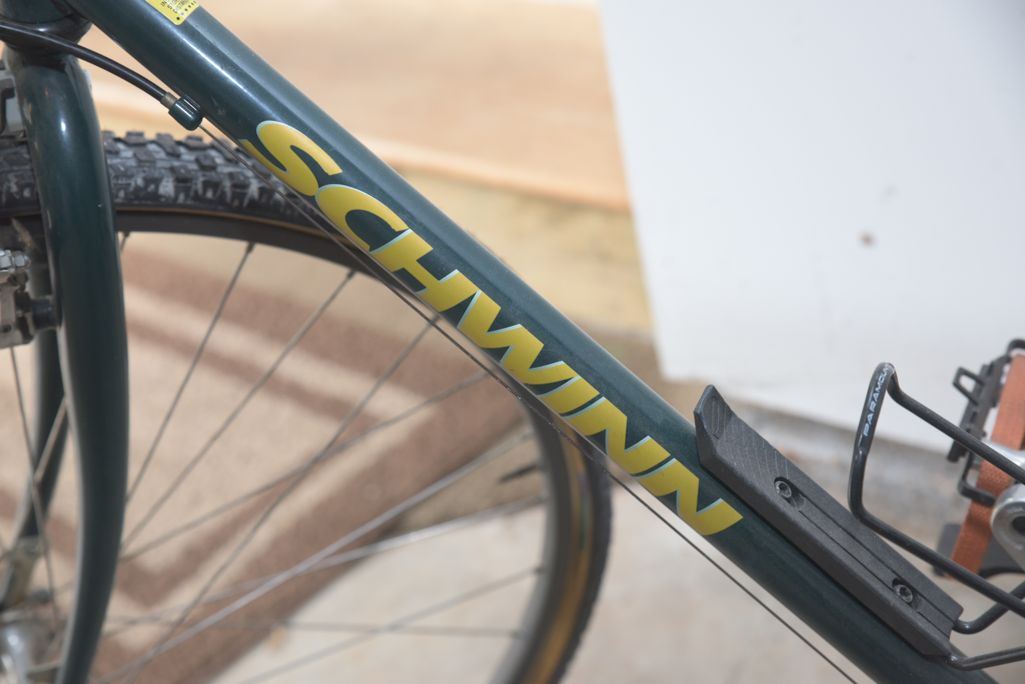 Schwinn CrossPoint Hybrid Bike