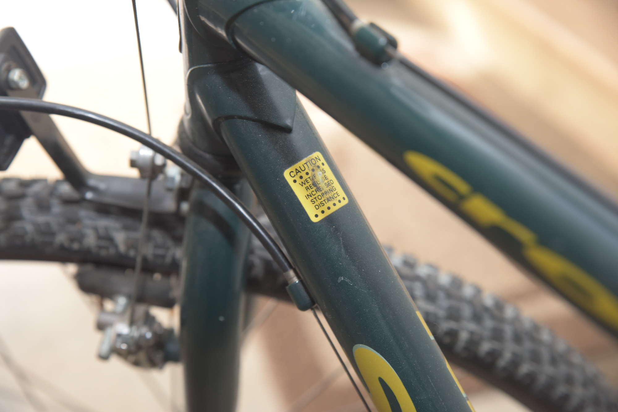 Schwinn CrossPoint Hybrid Bike