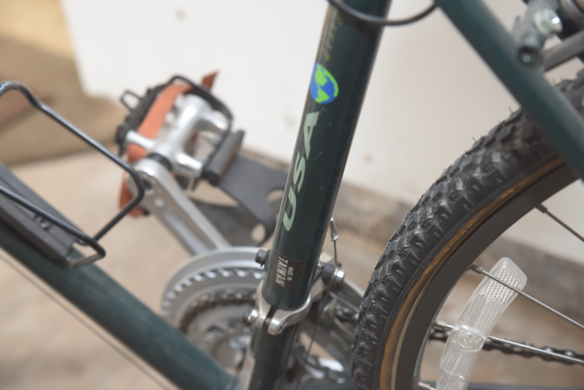 Schwinn CrossPoint Hybrid Bike