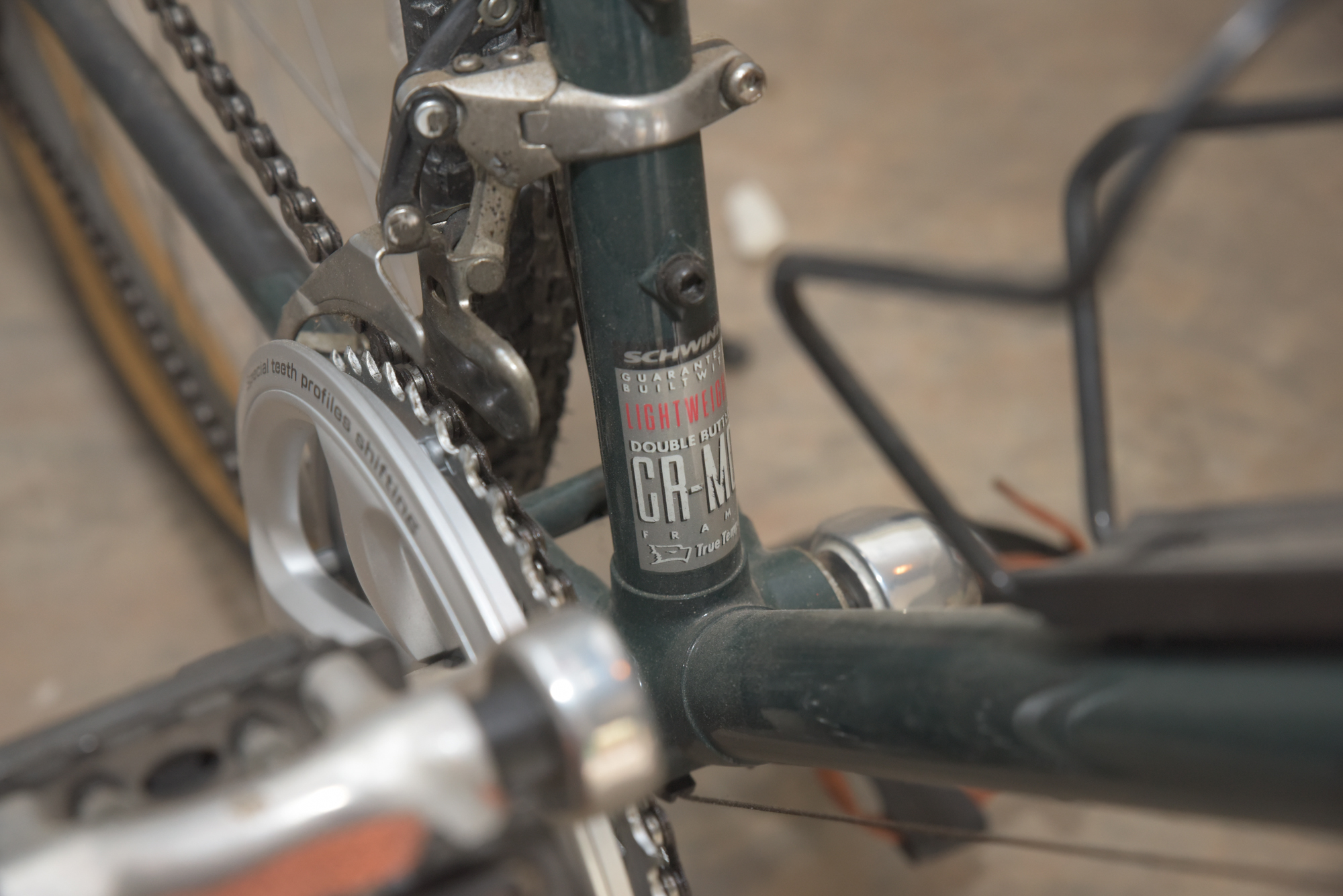 Schwinn CrossPoint Hybrid Bike