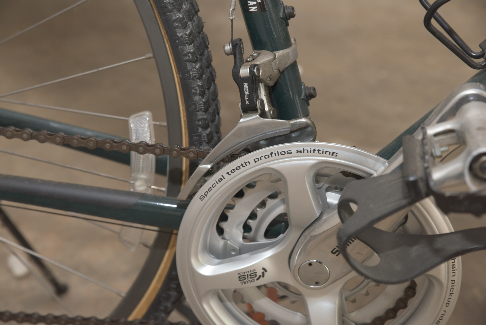 Schwinn CrossPoint Hybrid Bike