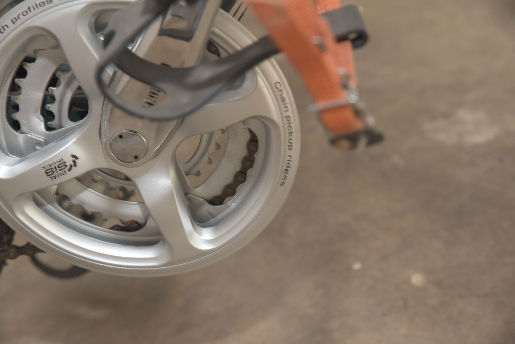 Schwinn CrossPoint Hybrid Bike