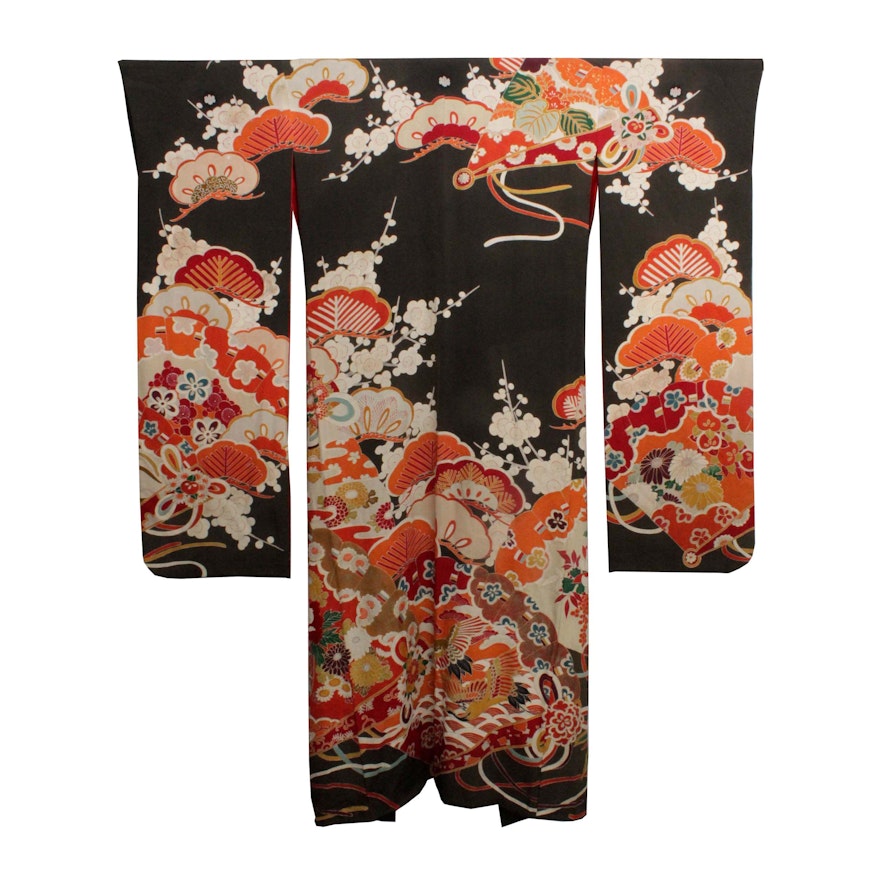 Circa 1900 Antique Handwoven Silk Crepe Crested Furisode Kimono