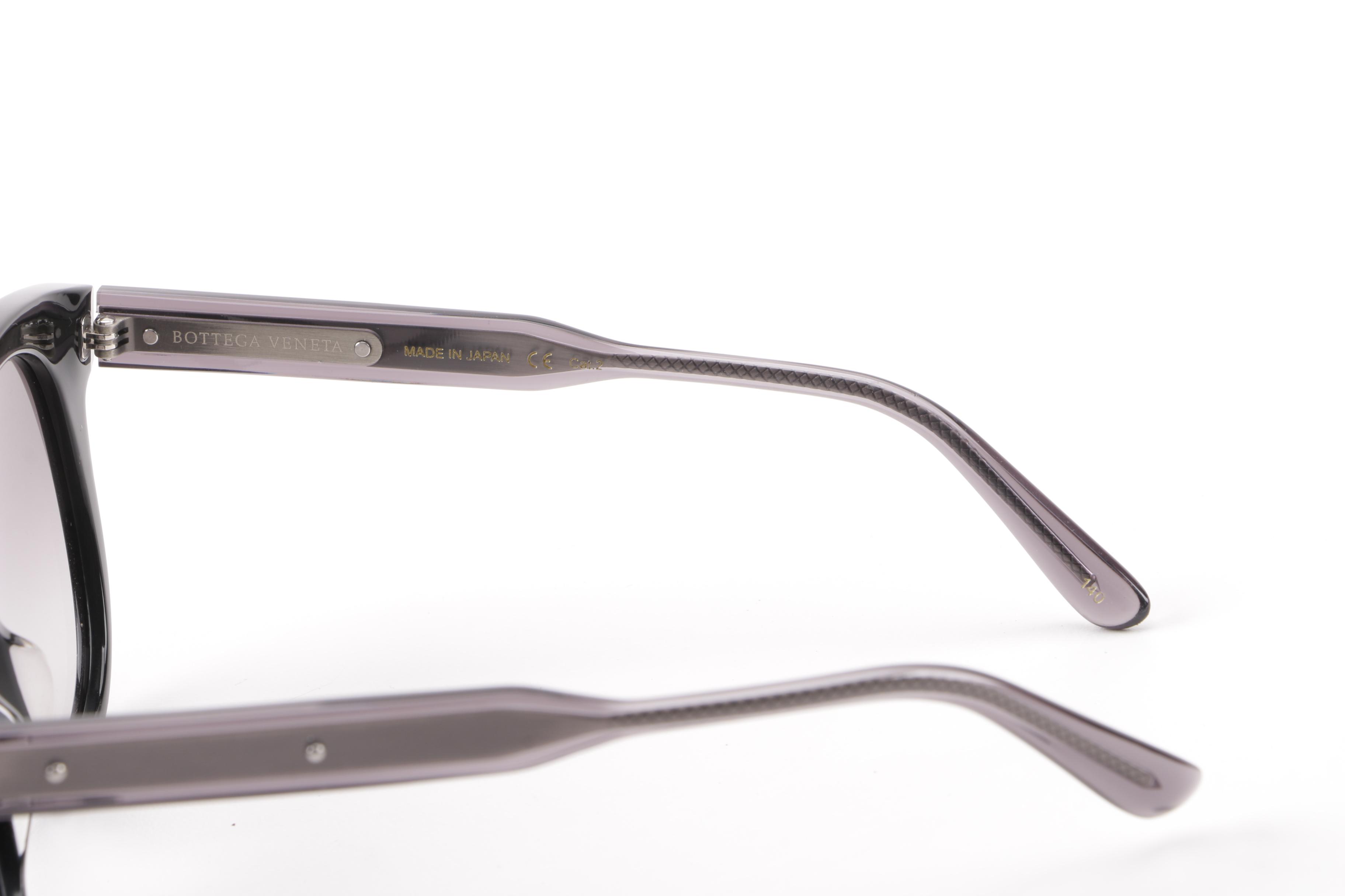 Bottega Veneta Black Framed Round Sunglasses