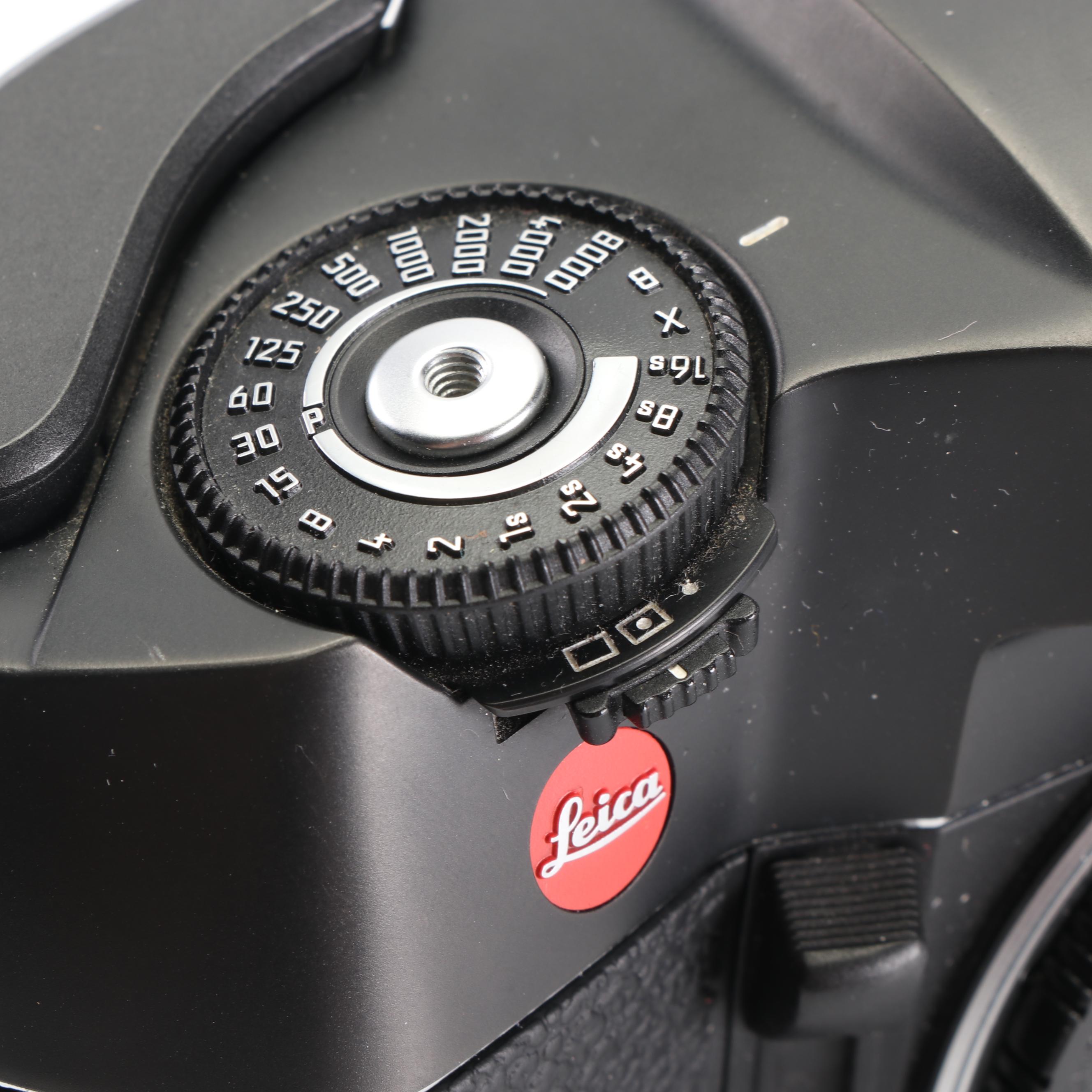 Leica R8 35mm SLR Camera with Lenses and Box