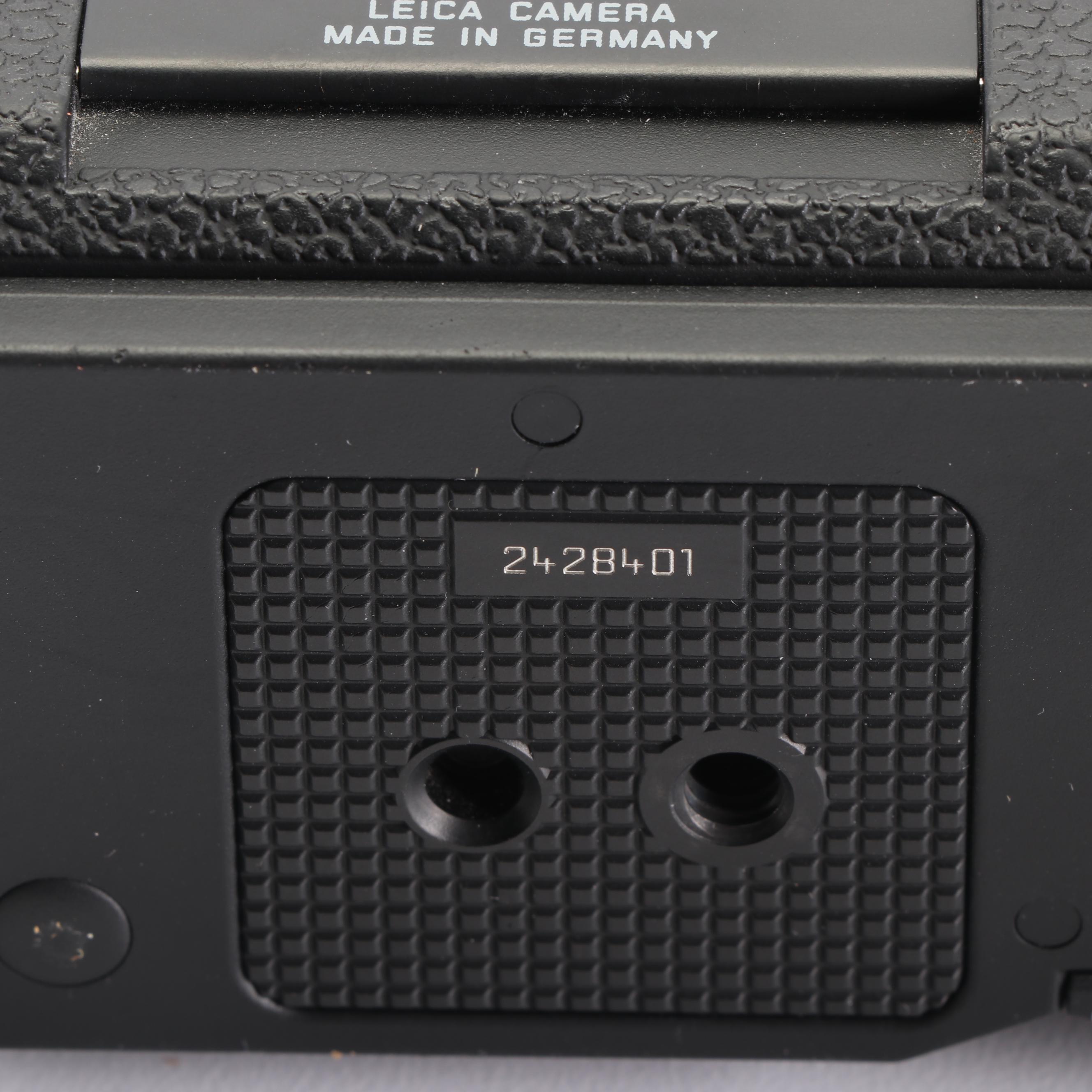 Leica R8 35mm SLR Camera with Lenses and Box