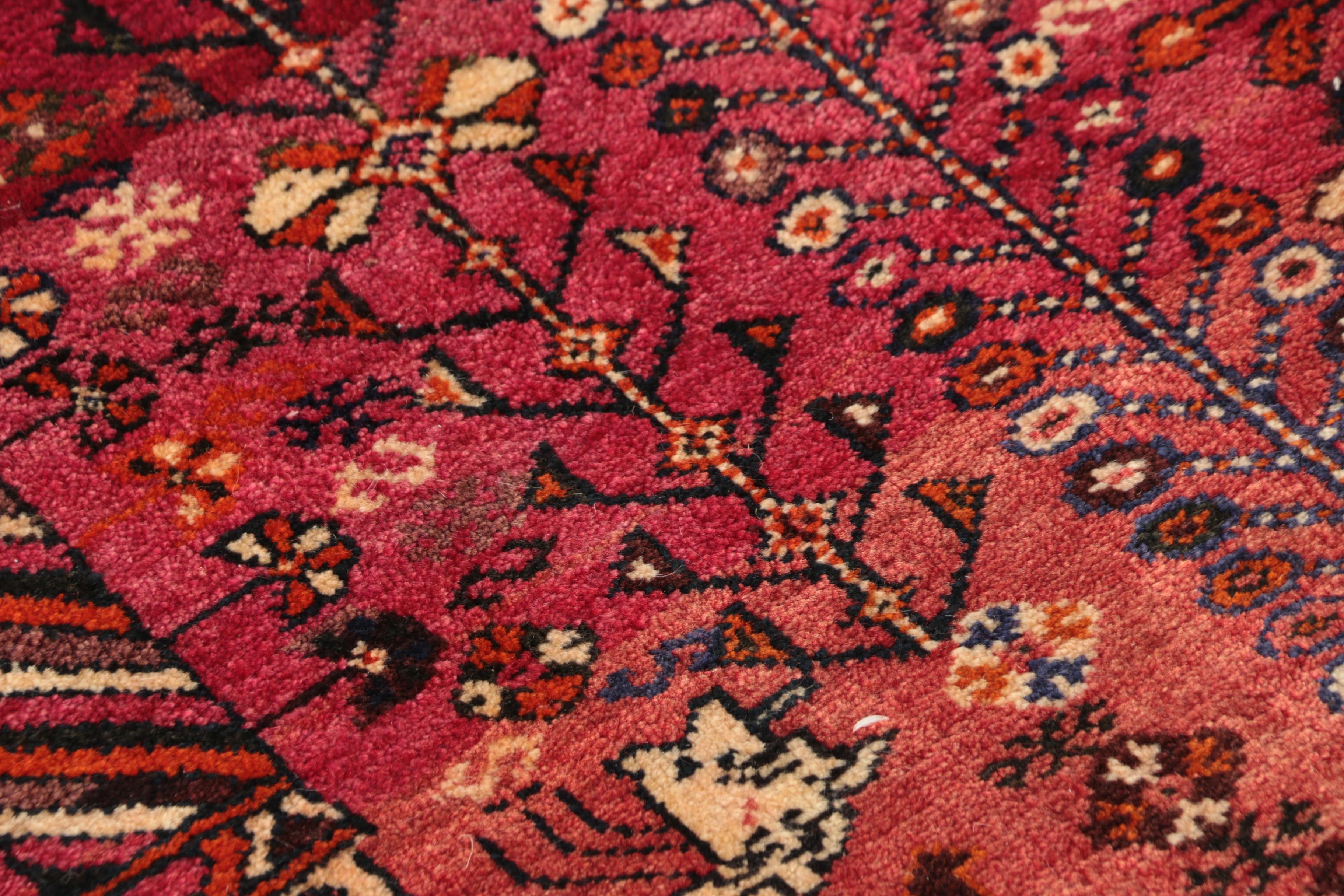 Hand-Knotted Persian Qashqai Wool Rug