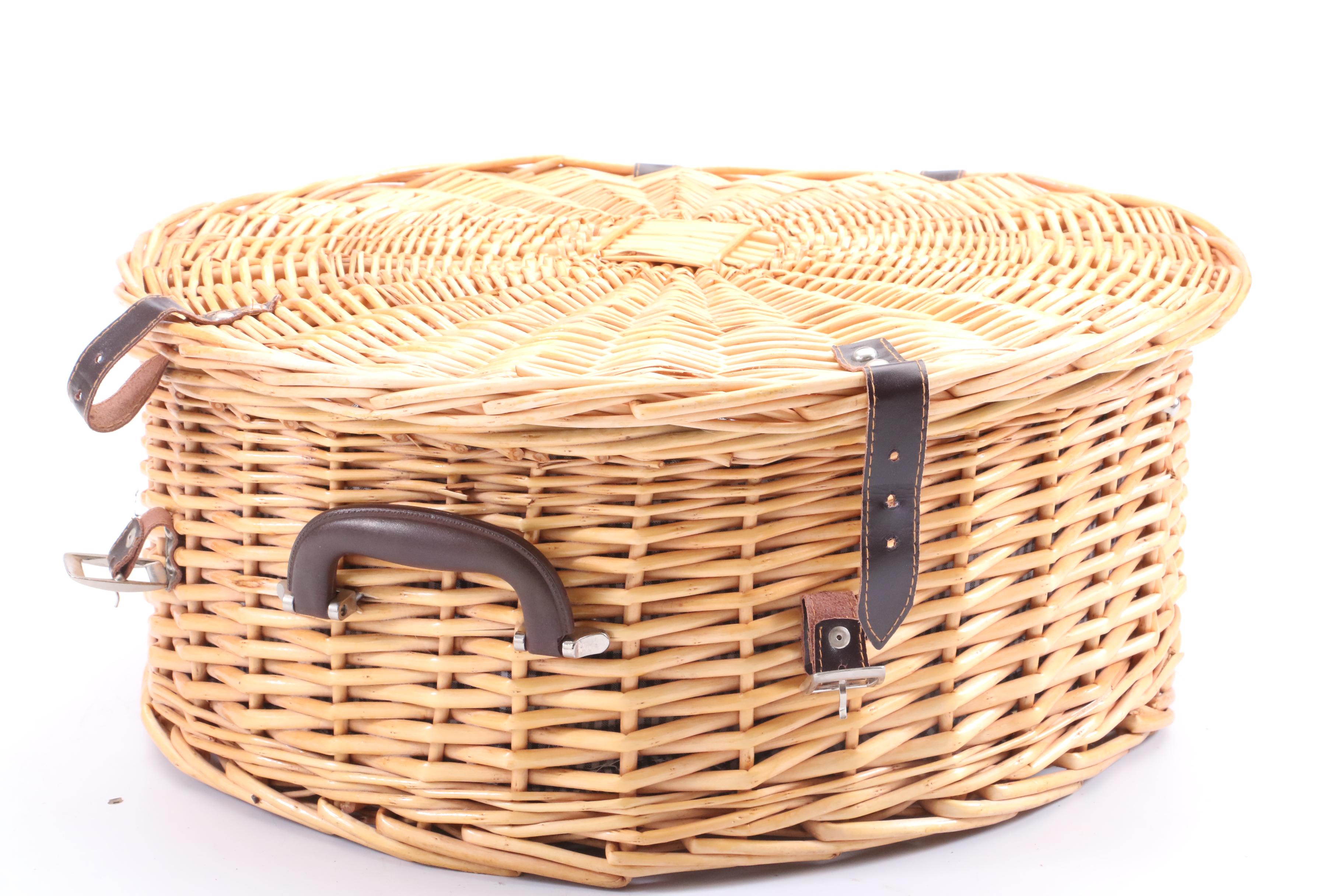 Wicker Picnic Hamper with Eddie Bauer Long Head Croquet Set in Storage Bag