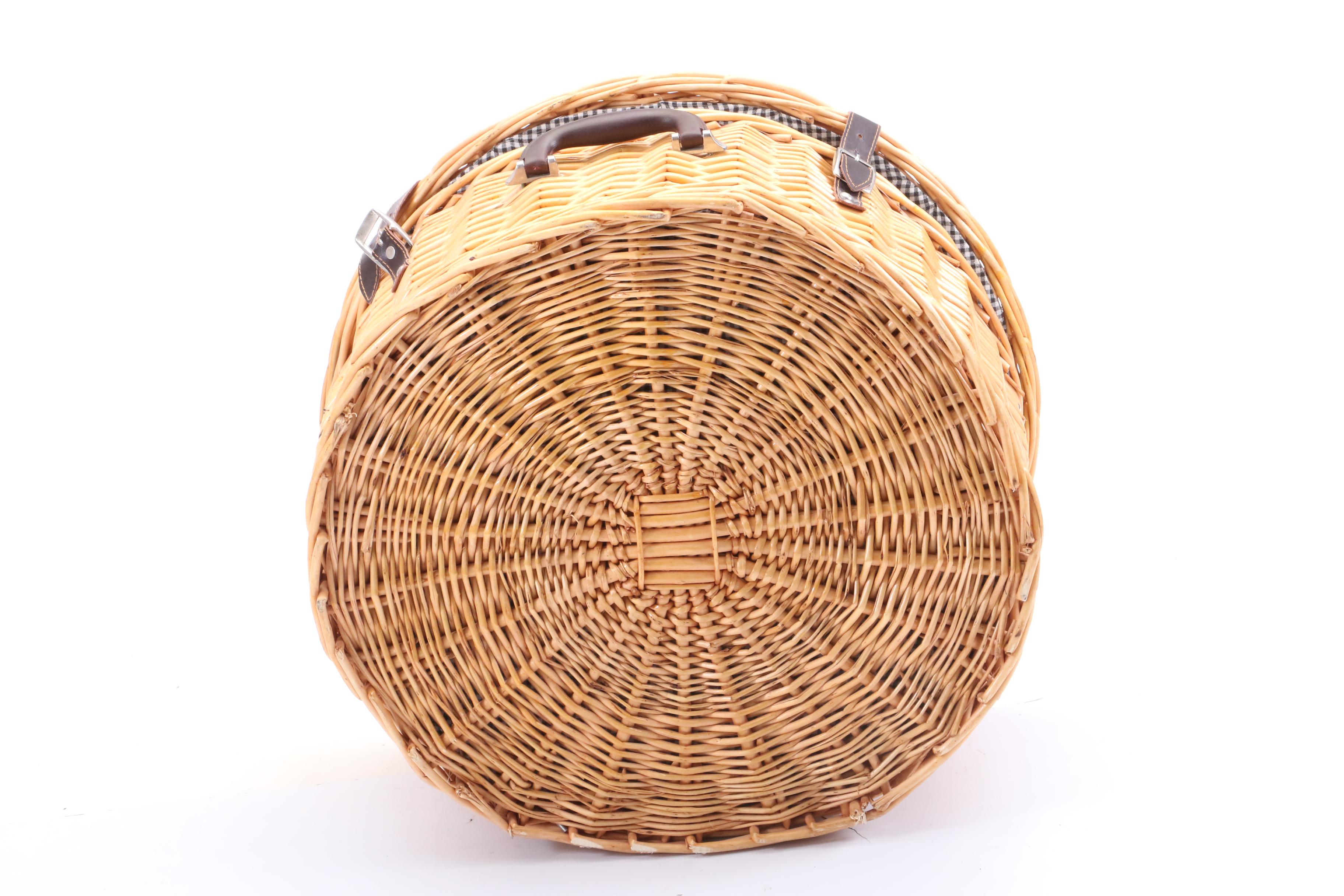 Wicker Picnic Hamper with Eddie Bauer Long Head Croquet Set in Storage Bag