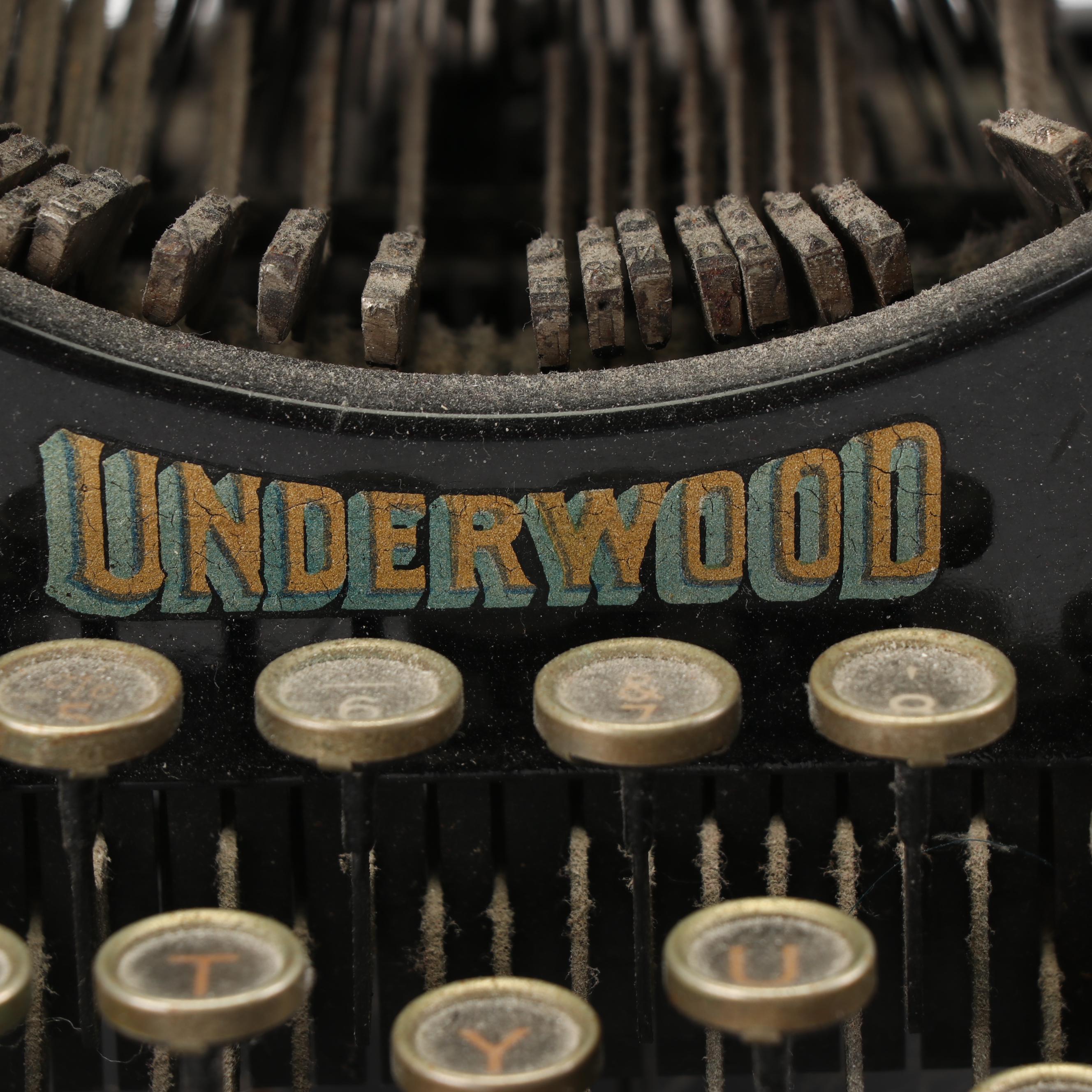 Early 20th Century Underwood No. 5 Typewriter