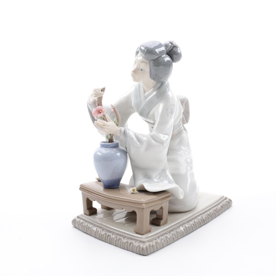 Lladró "Japanese Girl Decorating" Hand-Painted Porcelain Figurine