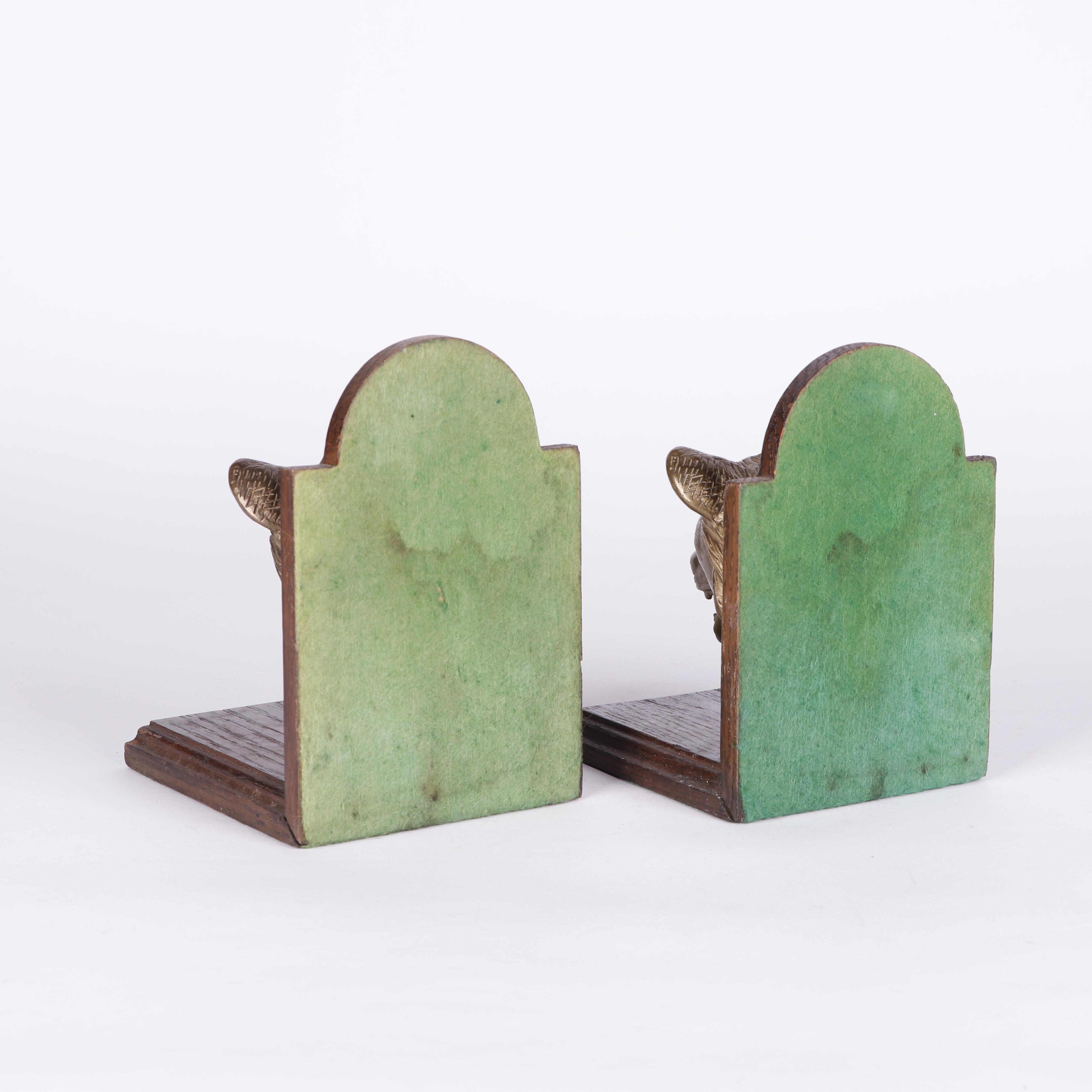 Oak and Brass Bear Head Bookends, Late 20th Century