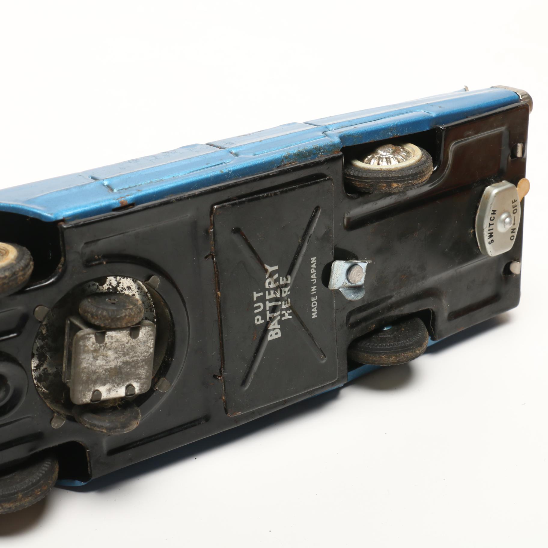 Oscar Mayer Wienermobile with Greyhound Bus Bank and Battery & Electric Cars