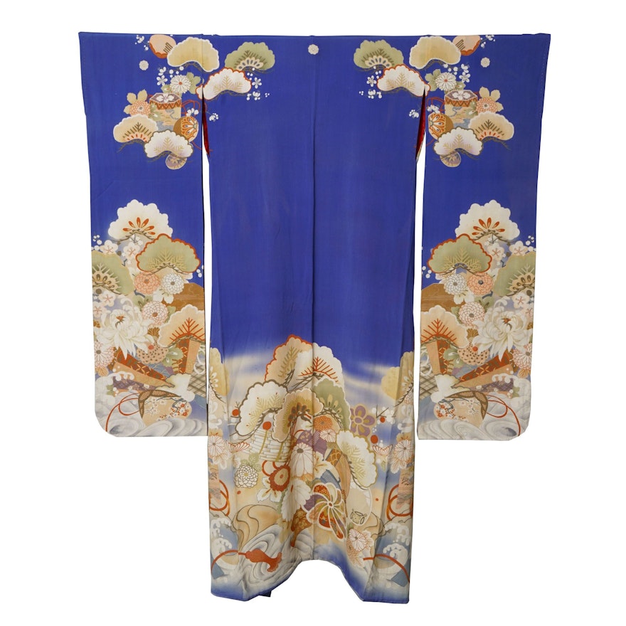 Circa 1890 Antique Handwoven Silk Crepe Formal Five Crested Furisode Kimono