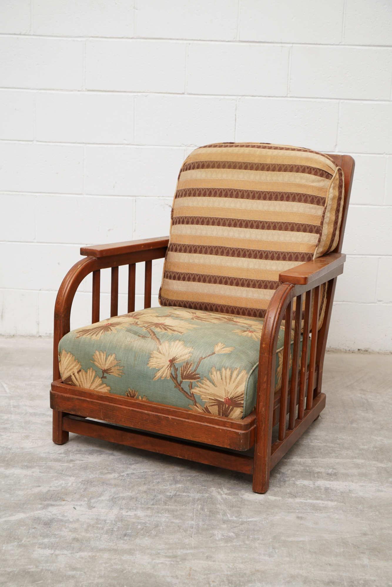 Oak Lounge Chairs by Stickley Brothers, Early 20th Century