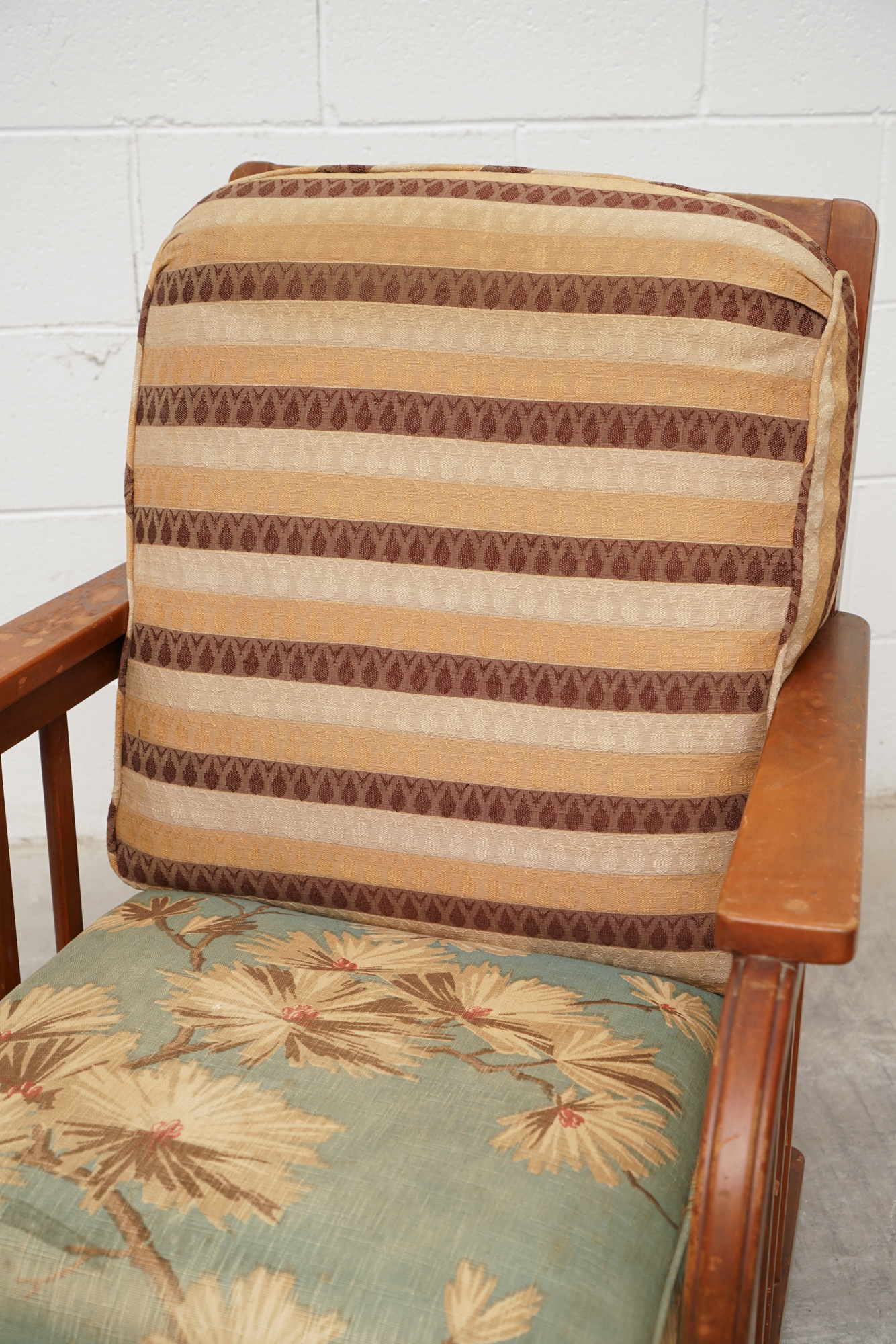 Oak Lounge Chairs by Stickley Brothers, Early 20th Century