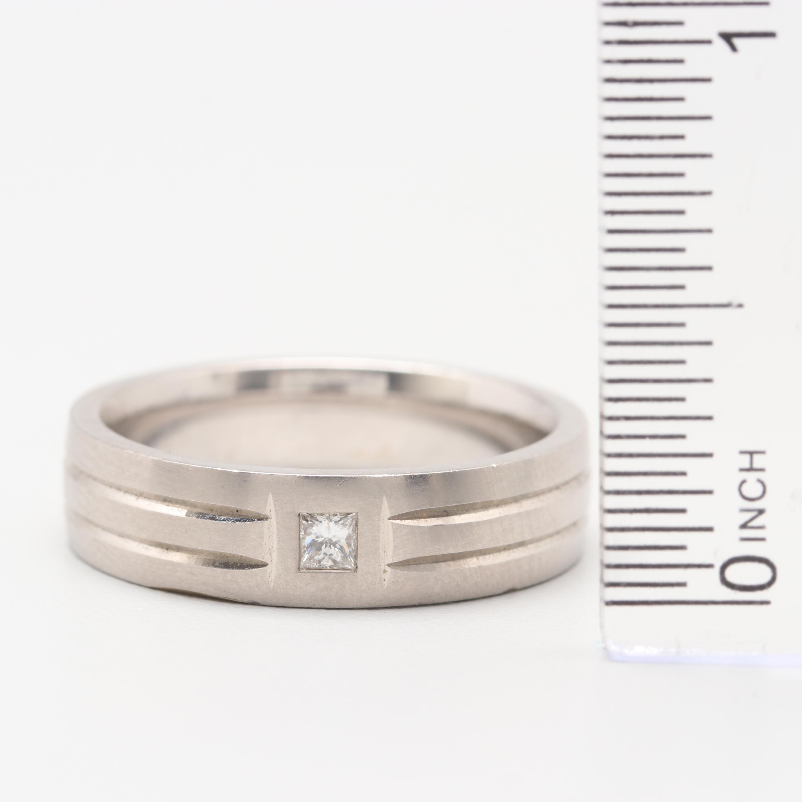 18K White Gold Diamond Ring