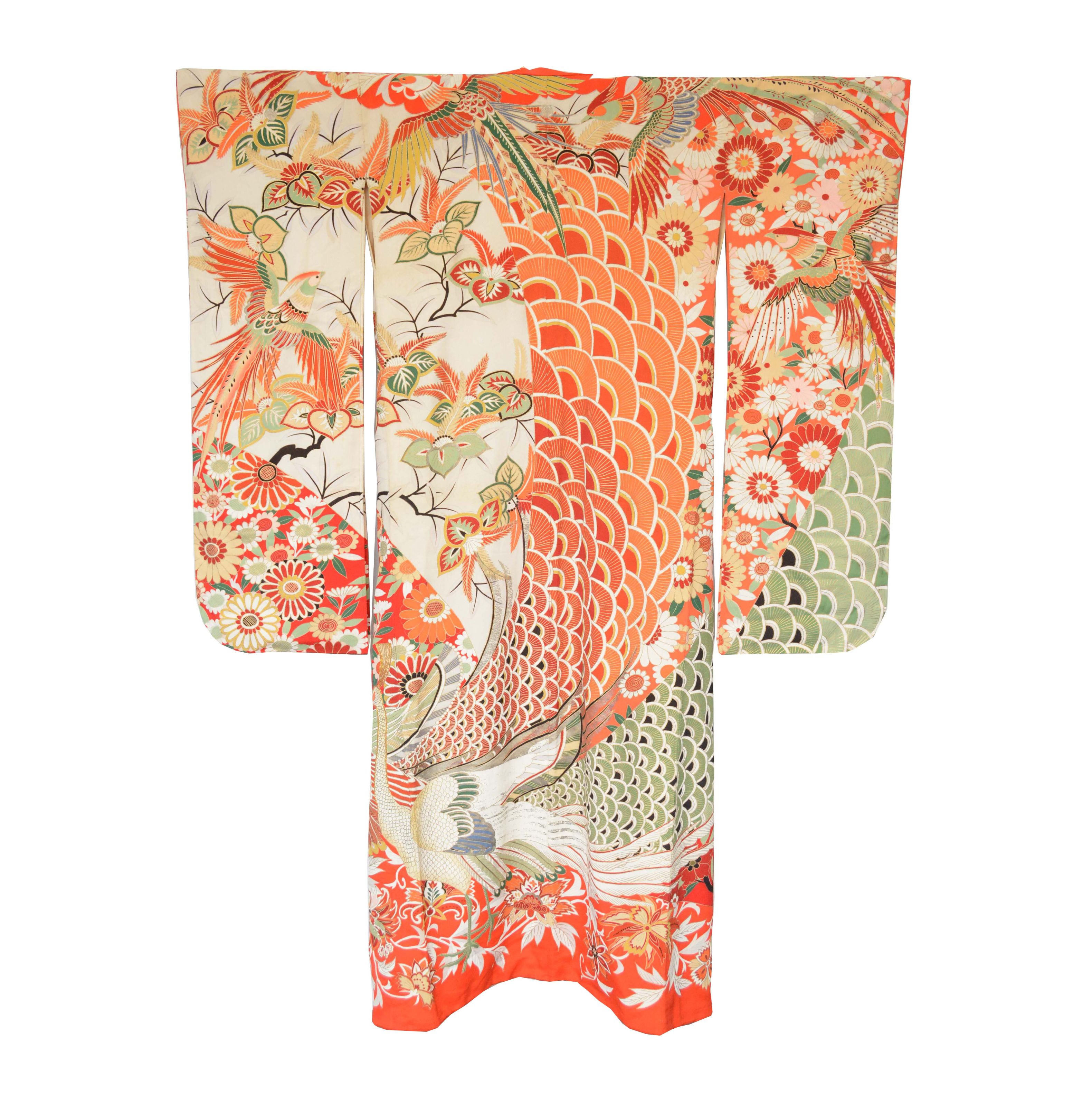 Circa 1930 Vintage Handwoven Silk Crepe Formal Five Crested Furisode Kimono