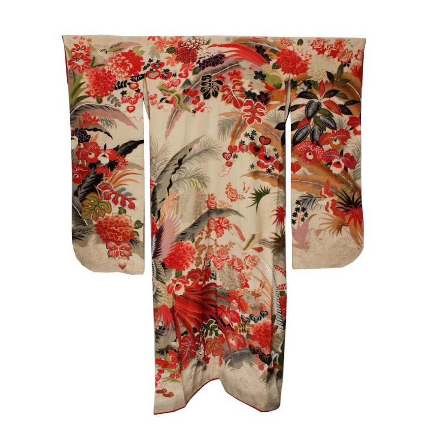 Circa 1930 Vintage Handwoven Silk Crepe Formal Crested Furisode Kimono