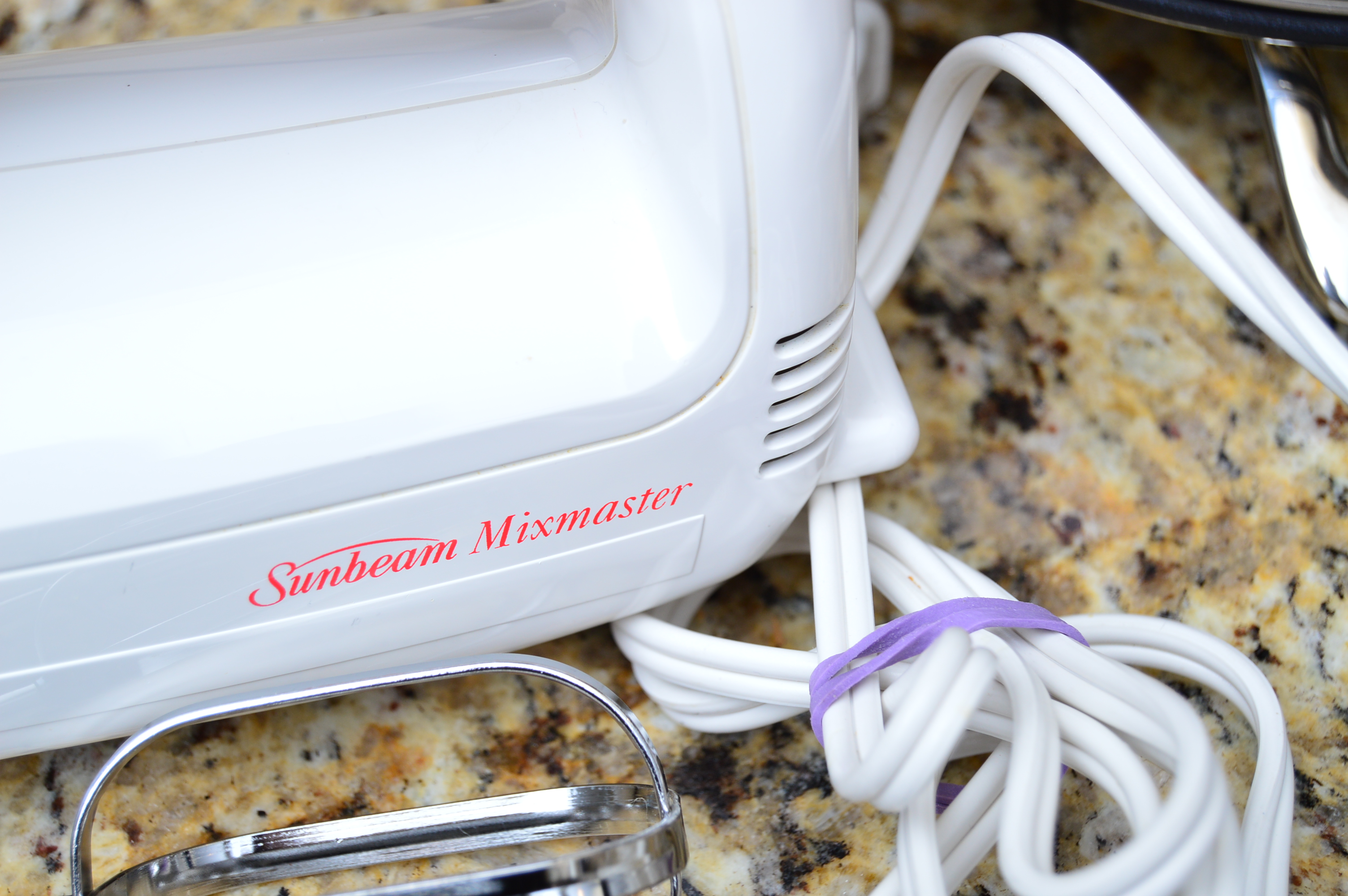 Small Kitchen Appliances With Crock-Pot, Philips Air Fryer and Cuisinart