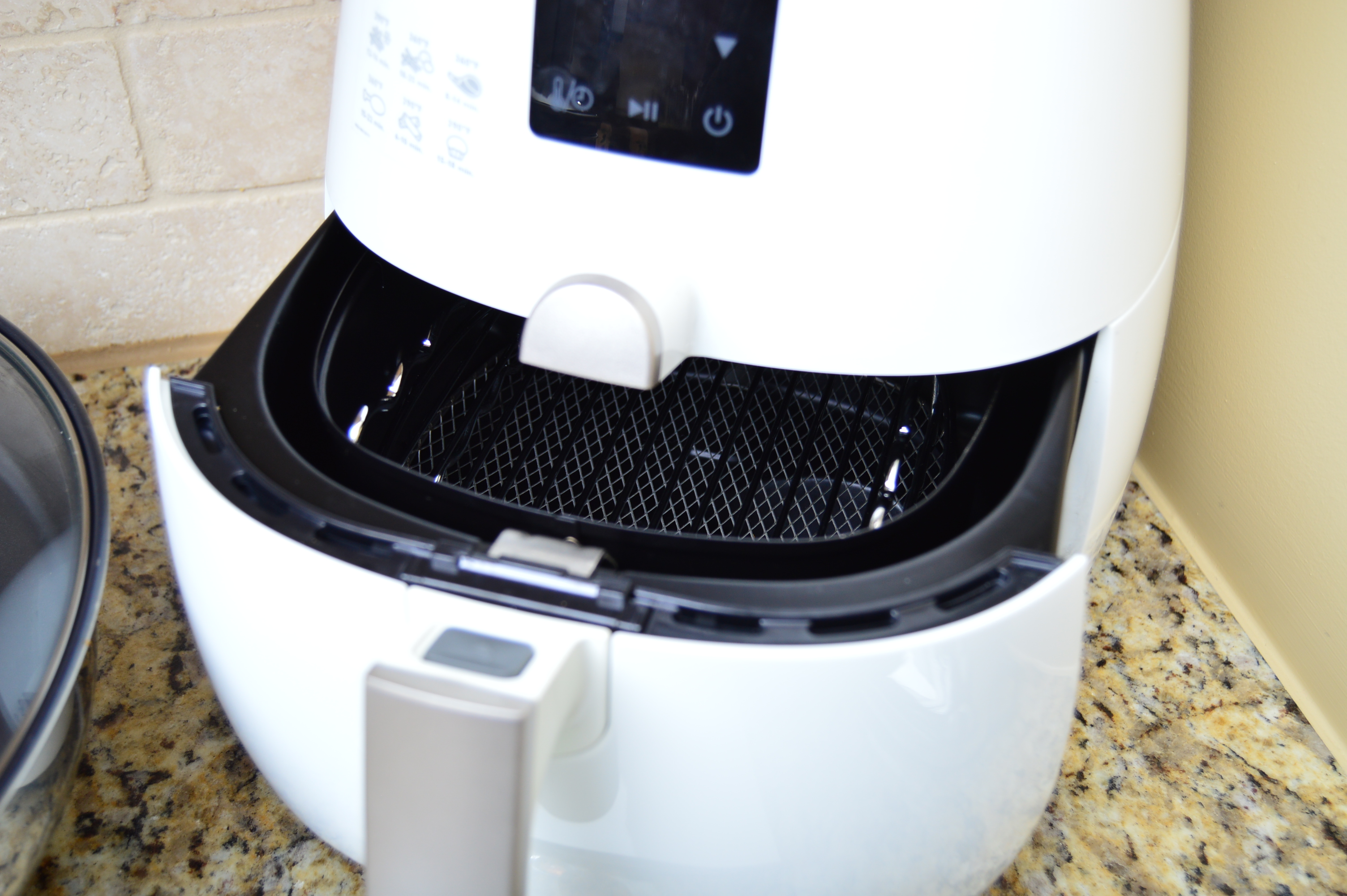 Small Kitchen Appliances With Crock-Pot, Philips Air Fryer and Cuisinart