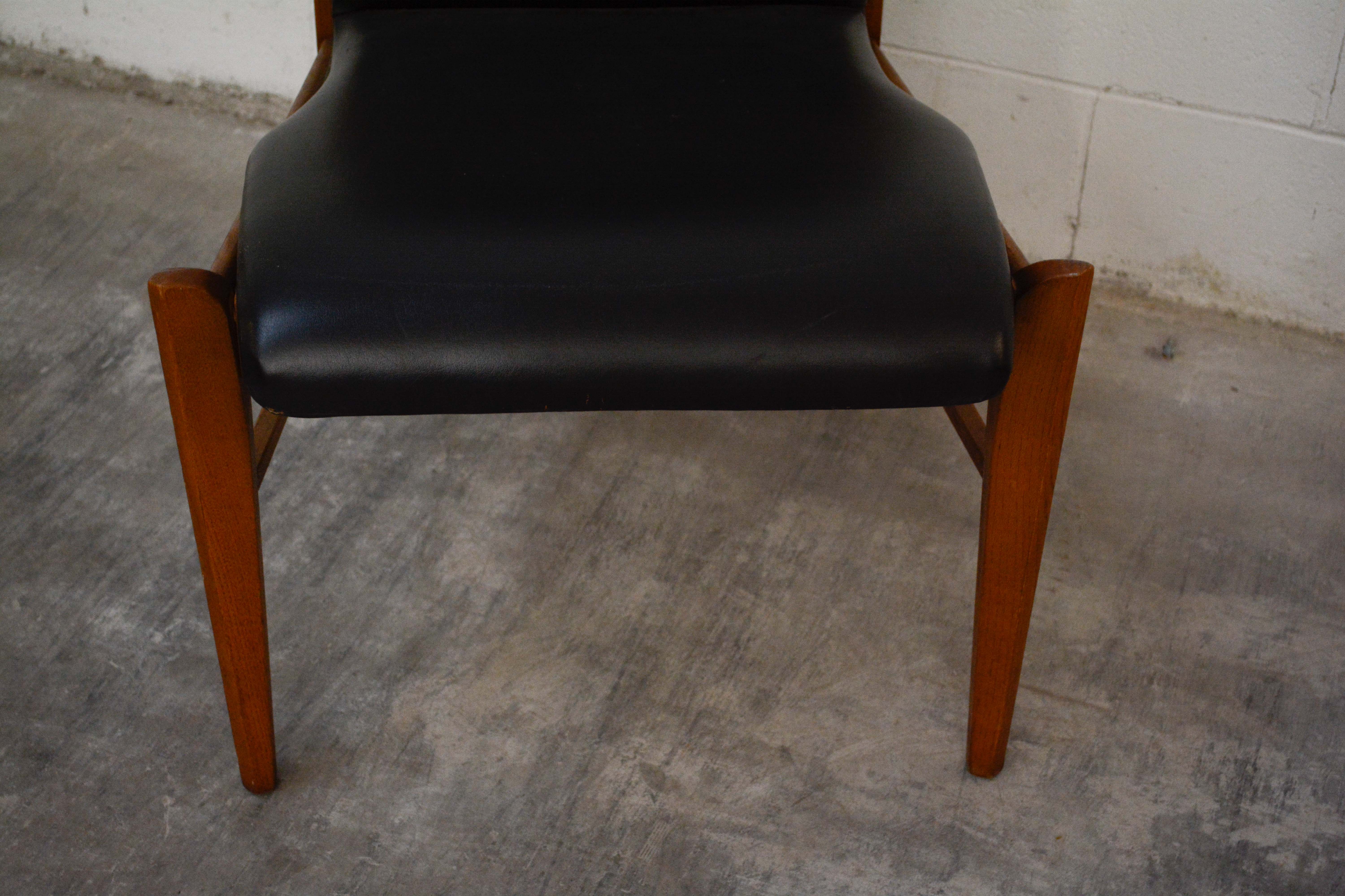 Mid Century Modern Walnut Side Chairs, Mid-20th Century