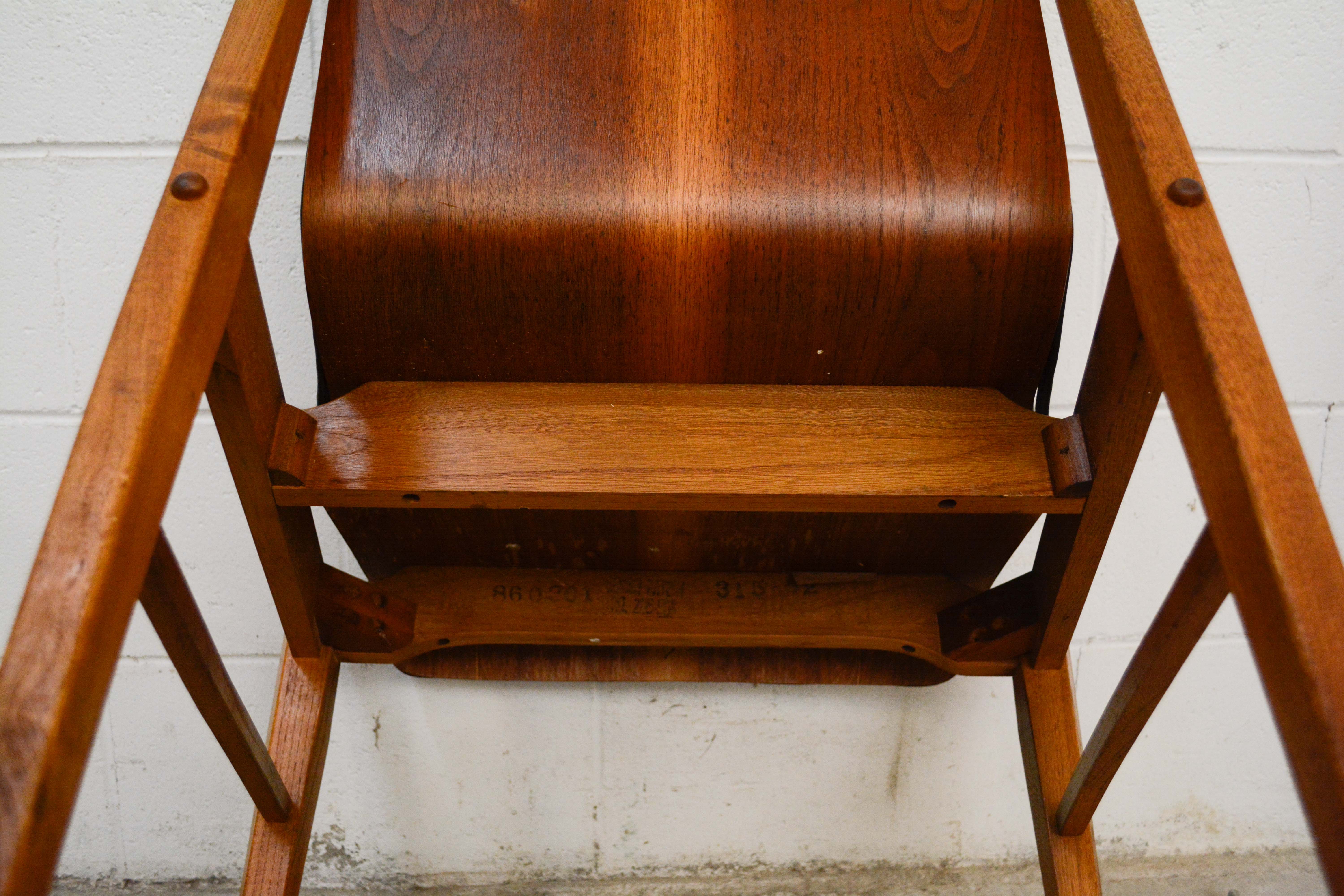 Mid Century Modern Walnut Side Chairs, Mid-20th Century