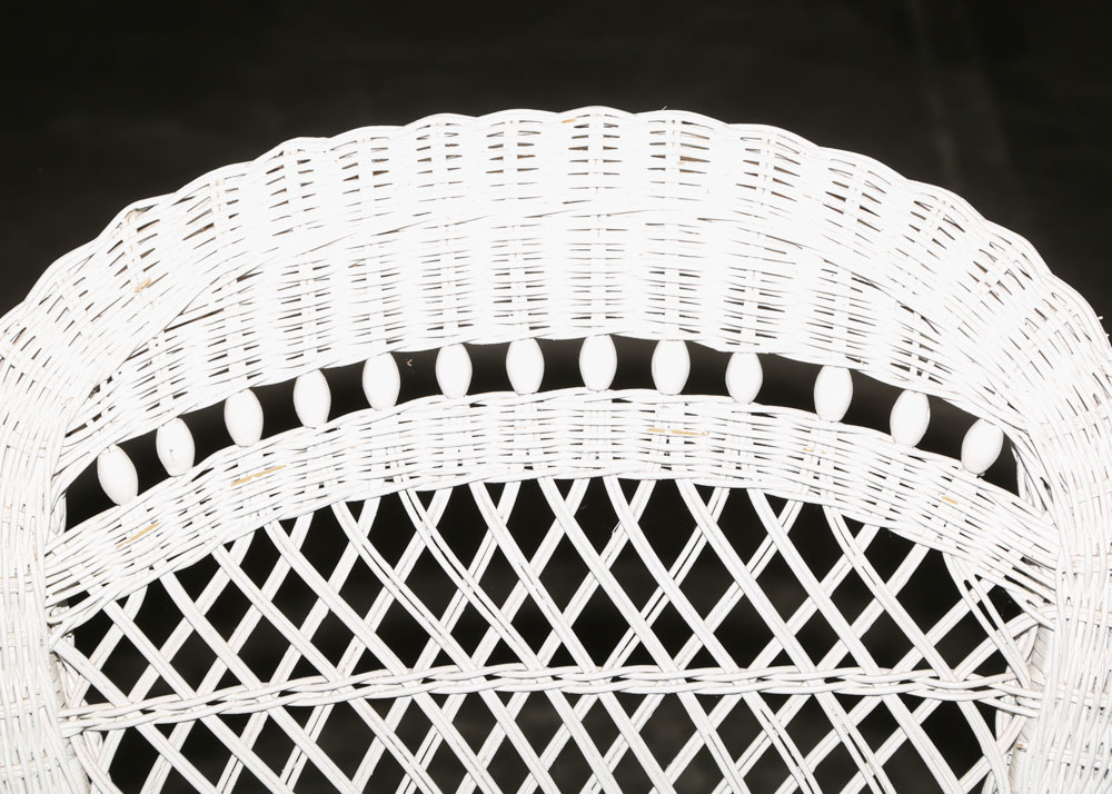 White Wicker Patio Table and Chairs