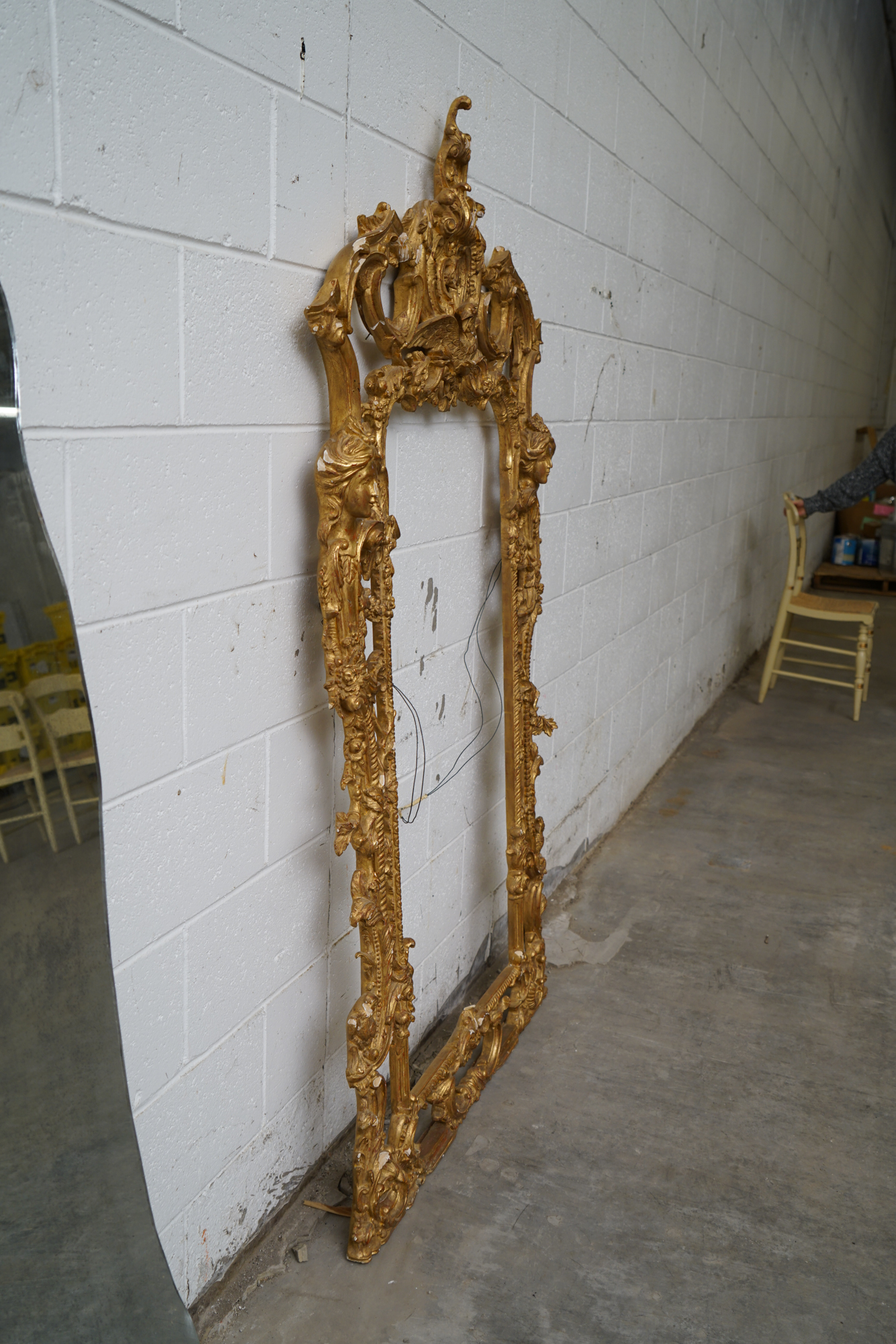 Louis XV Style Carved Giltwood Wall Mount Mirror, Early/Mid-20th Century