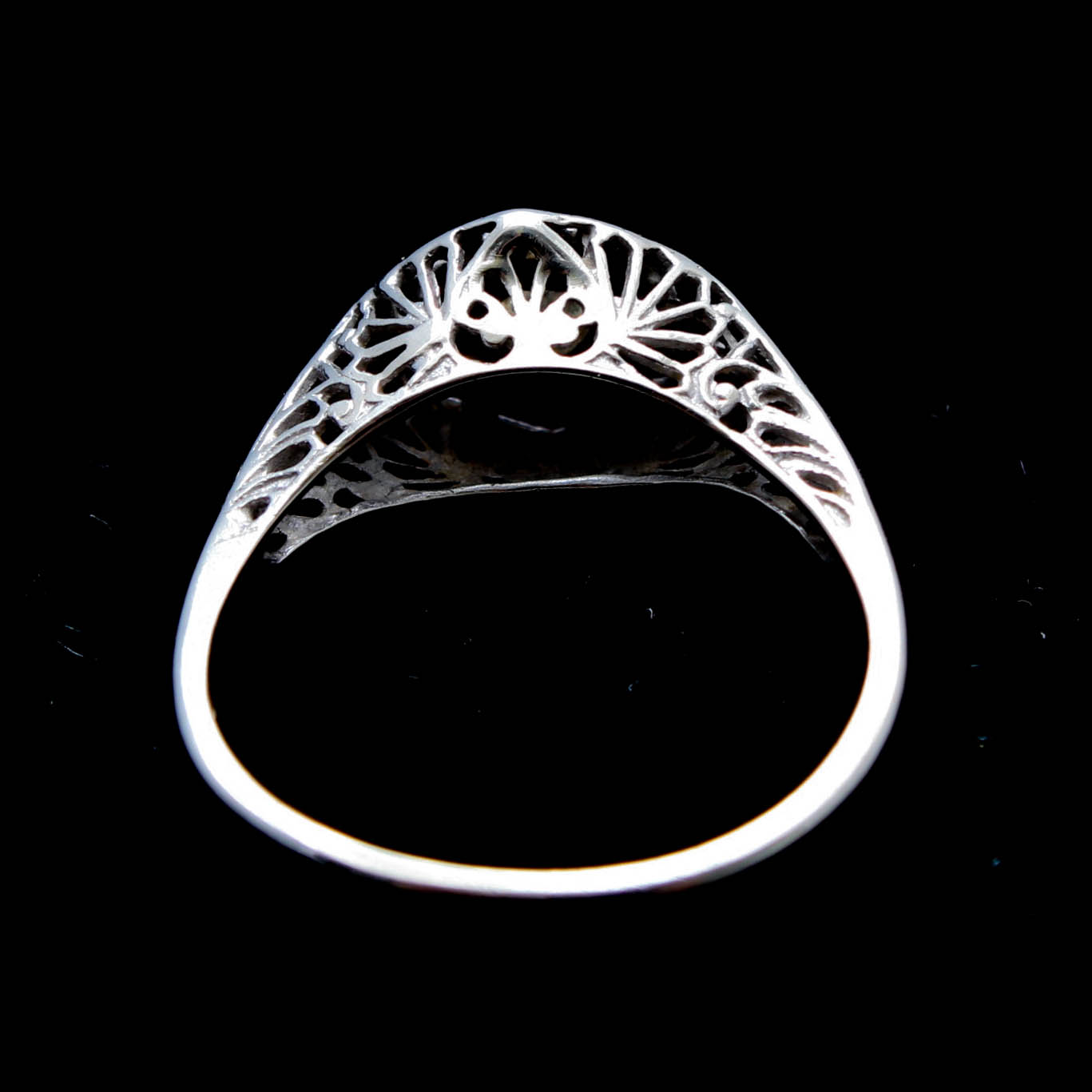 14K White Gold Diamond Ring