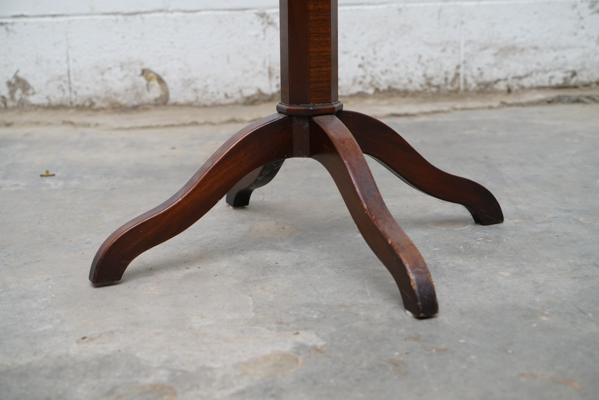 Louis XV Style Gilt-Metal Mounted Kingwood Two-Tier Étagère, 20th Century