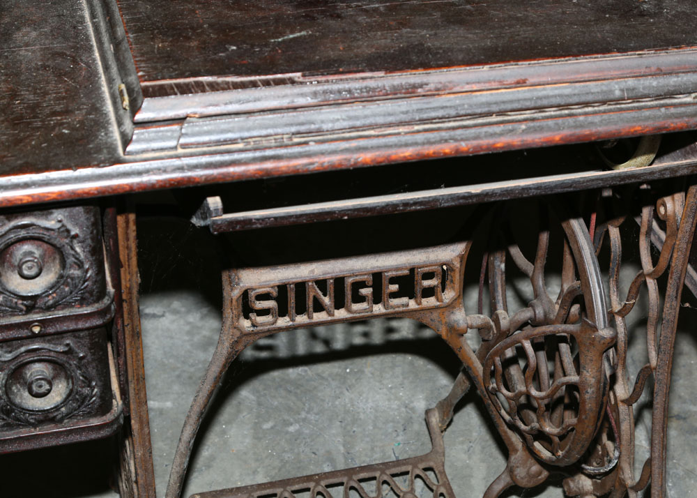 Singer Sewing Table with Sewing Machine, Circa 1906