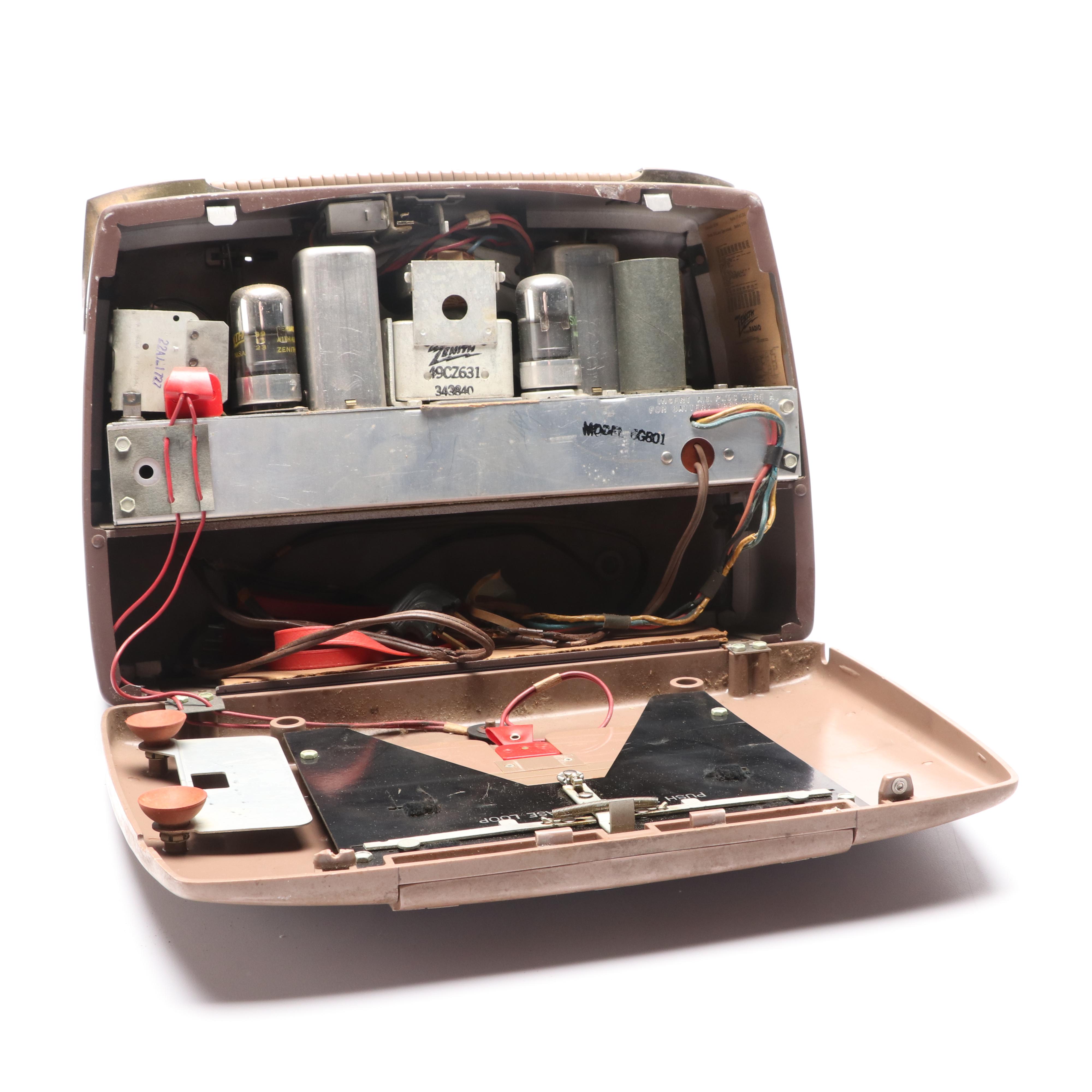 1950s Zenith Wavemagnet Tube Radio