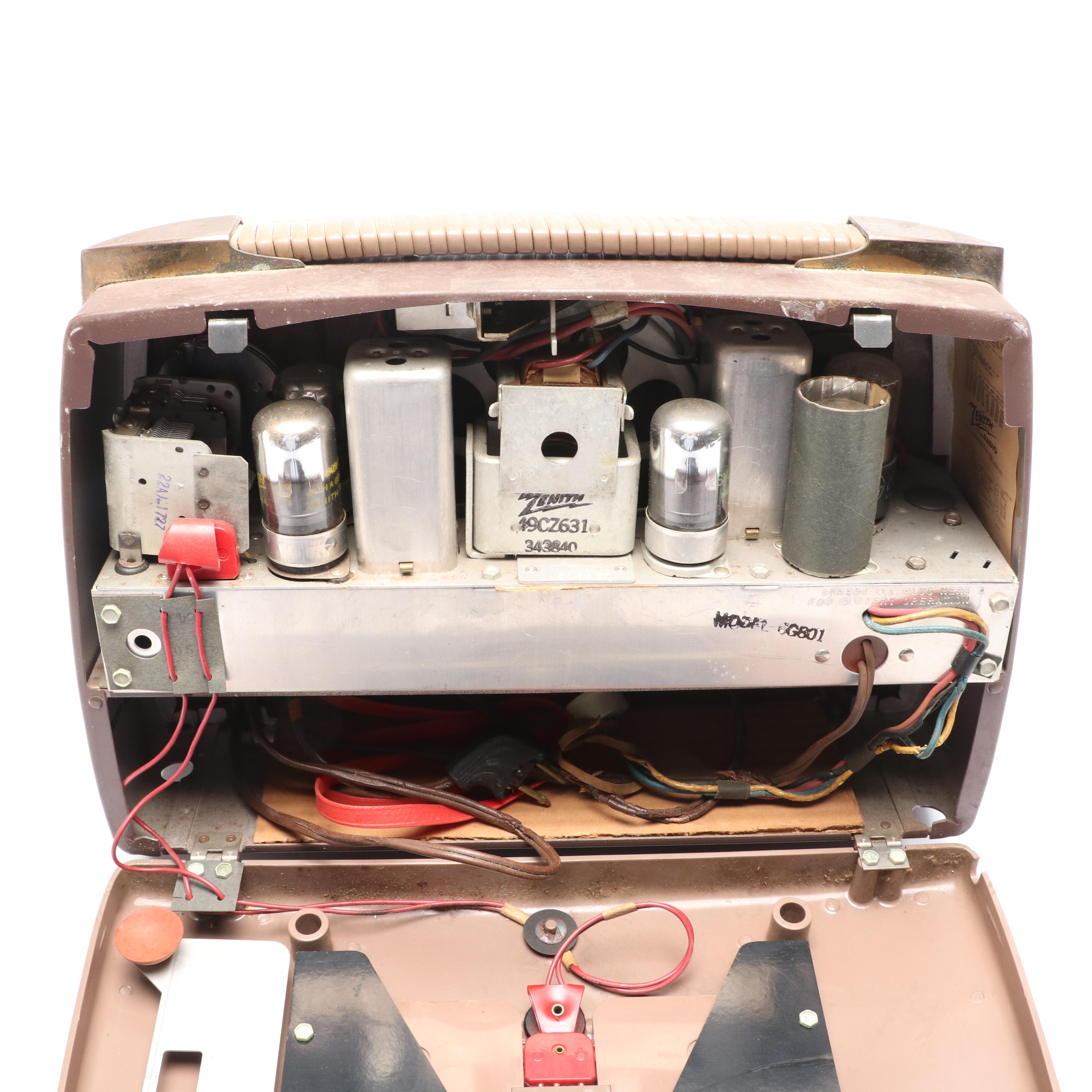 1950s Zenith Wavemagnet Tube Radio