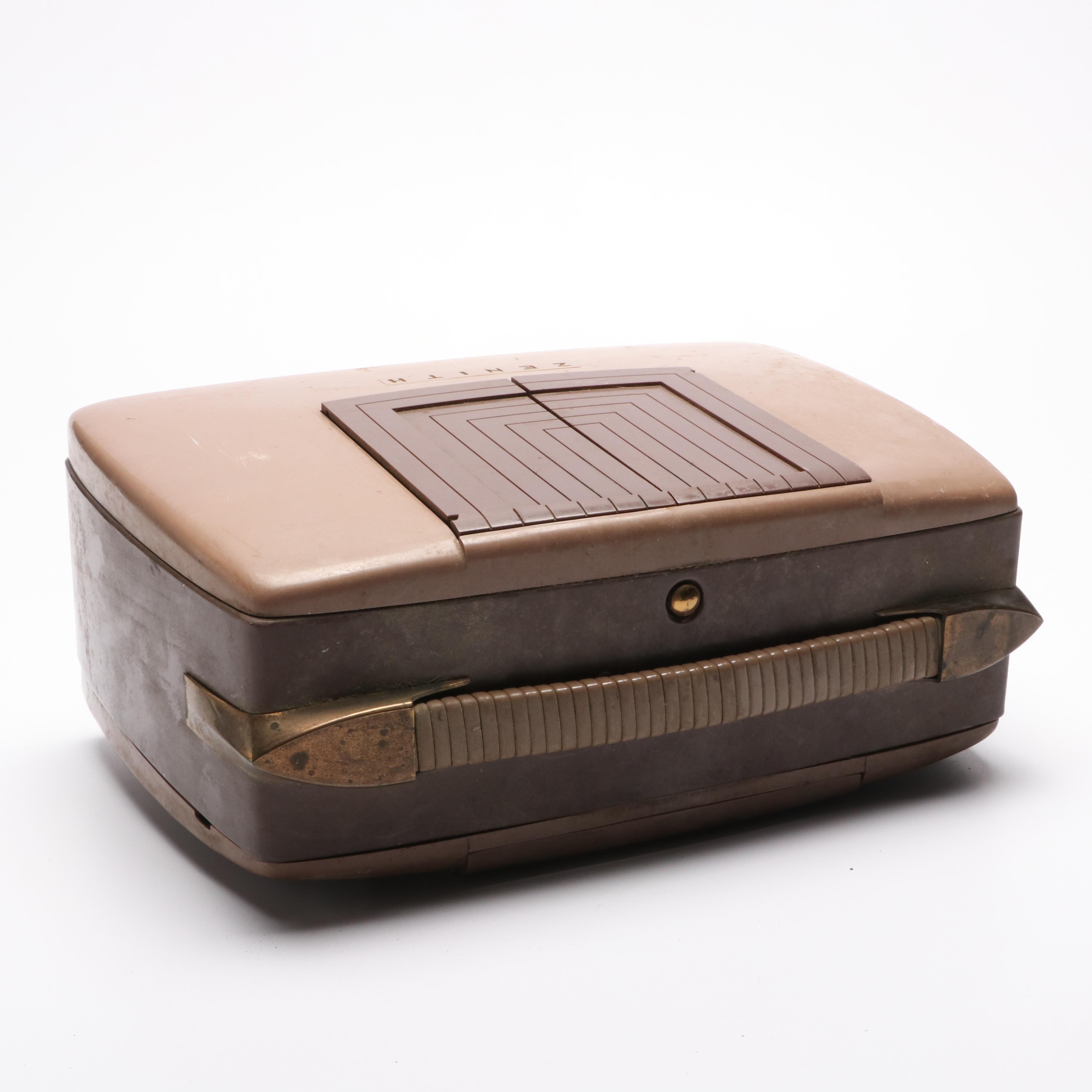 1950s Zenith Wavemagnet Tube Radio