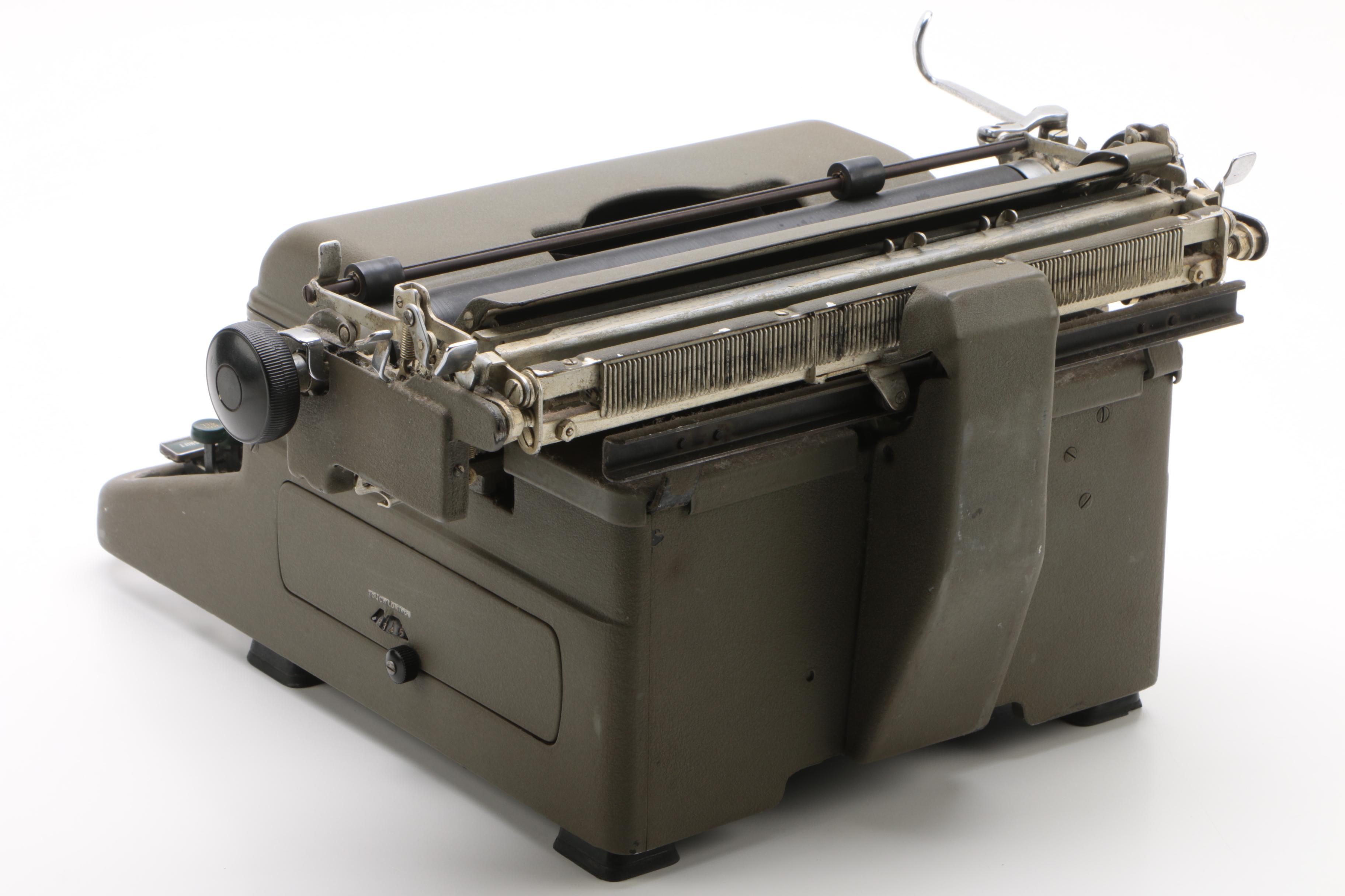 Vintage Royal KMM Typewriter, circa 1940s