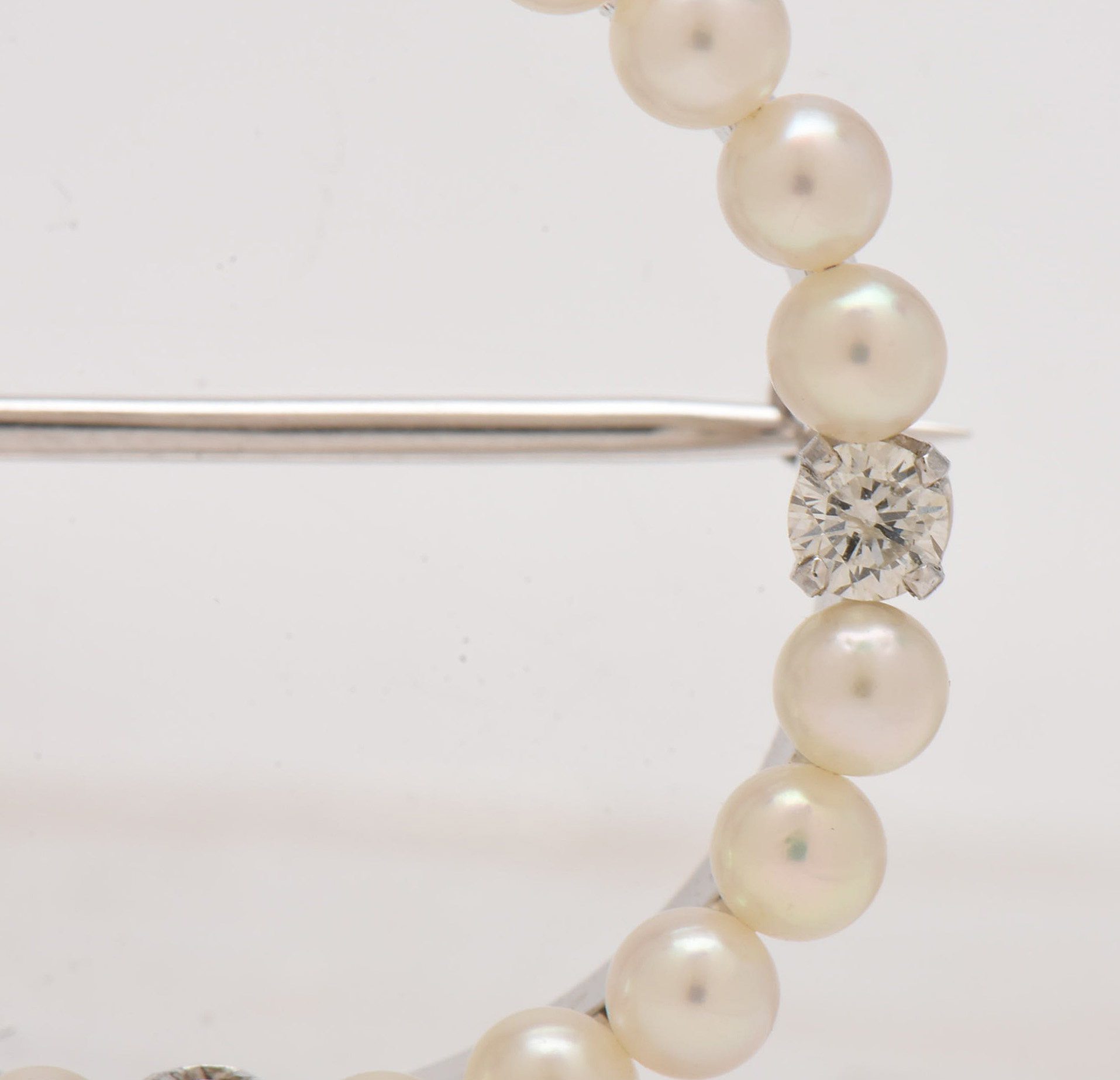 14K White Gold Diamond and Cultured Pearl Circle Brooch