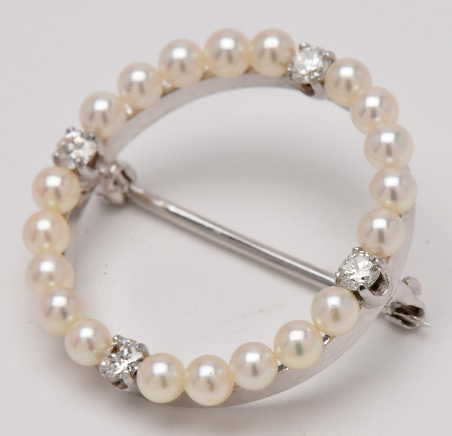 14K White Gold Diamond and Cultured Pearl Circle Brooch
