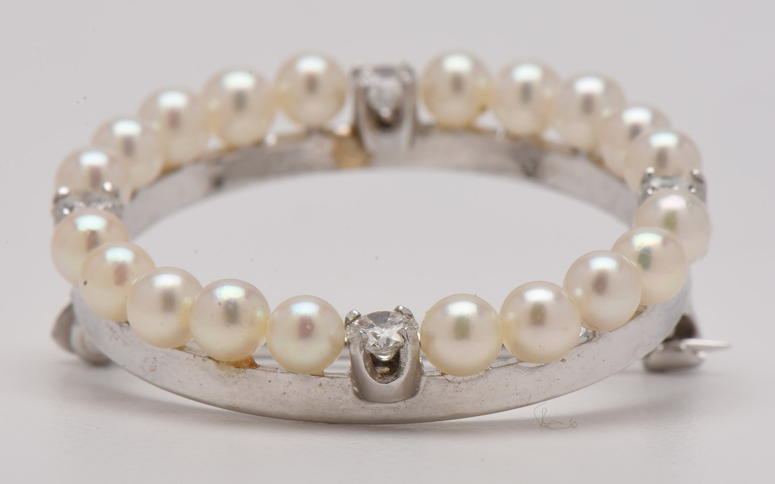 14K White Gold Diamond and Cultured Pearl Circle Brooch