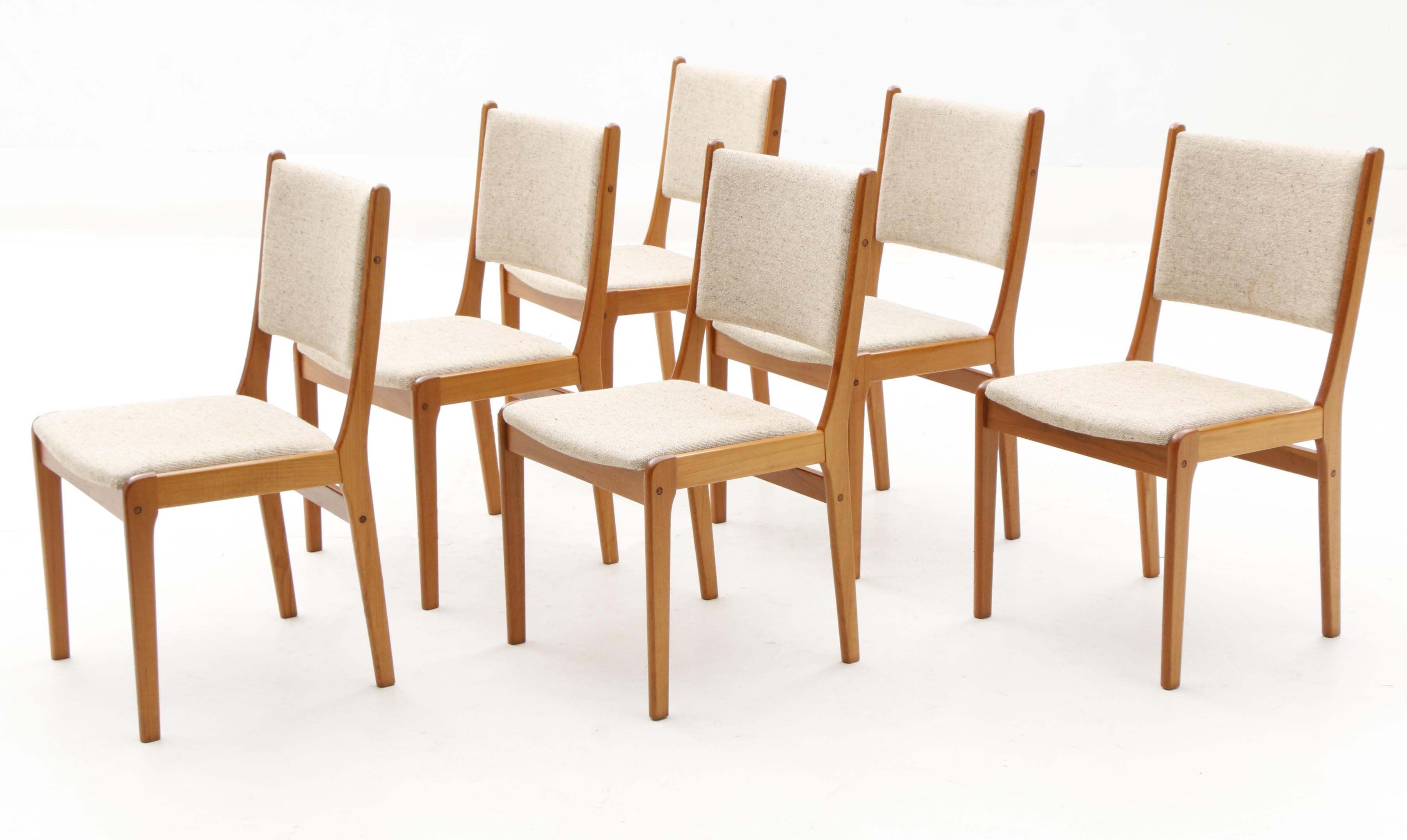 Danish Modern Style Dining Table and Chairs in Teak by Farstrup