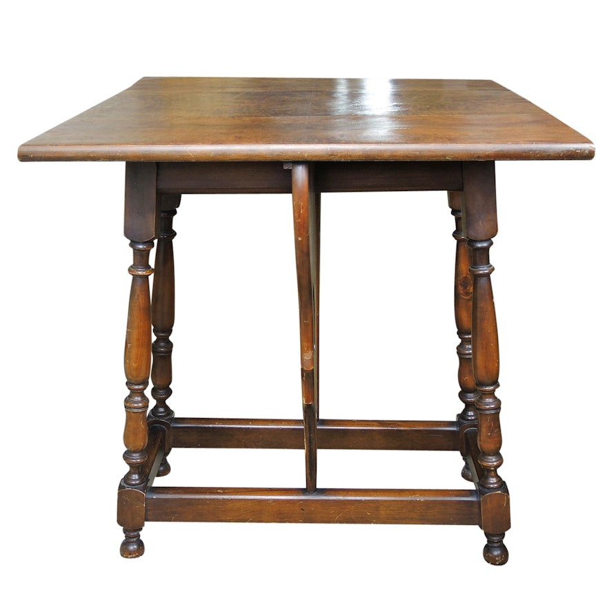 William and Mary Style Drop Leaf Table, 20th Century