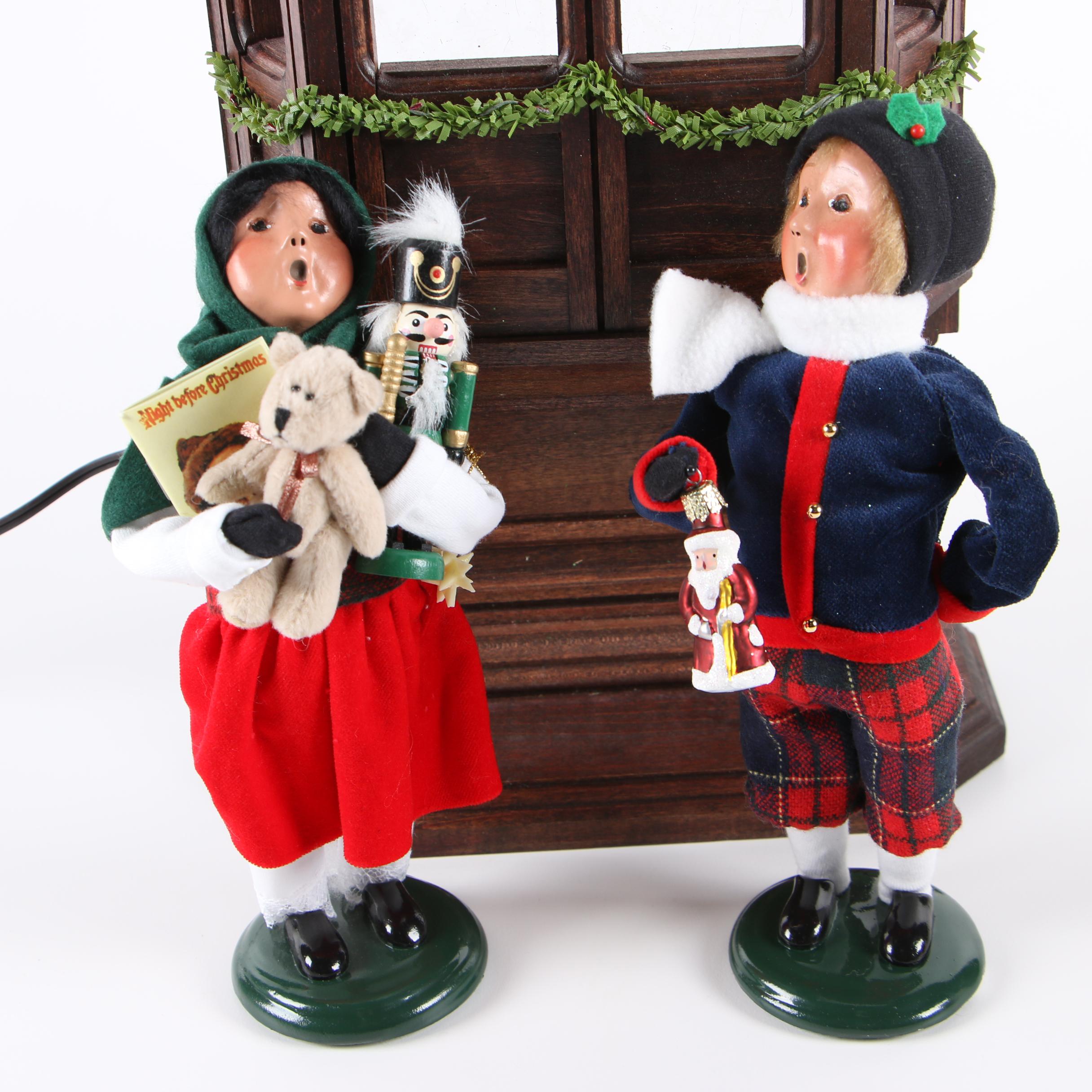 Contemporary Byers' Choice "The Carolers" Figurines and Illuminated Window