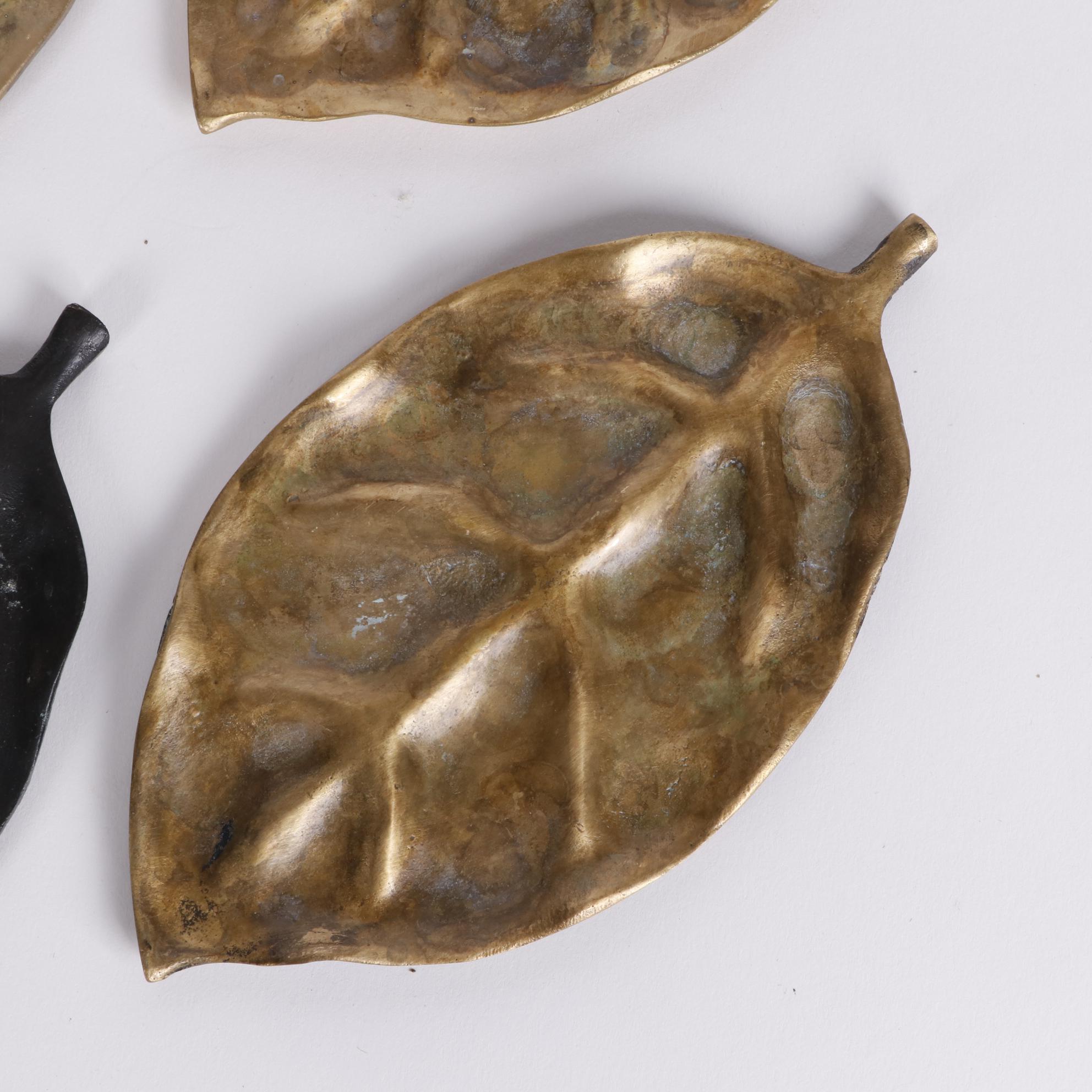 HKHM Metal Leaves Set