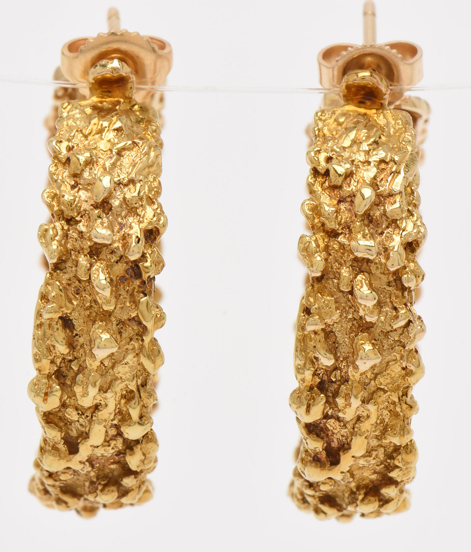 14K Yellow Gold Nugget Motif Hoop Earrings